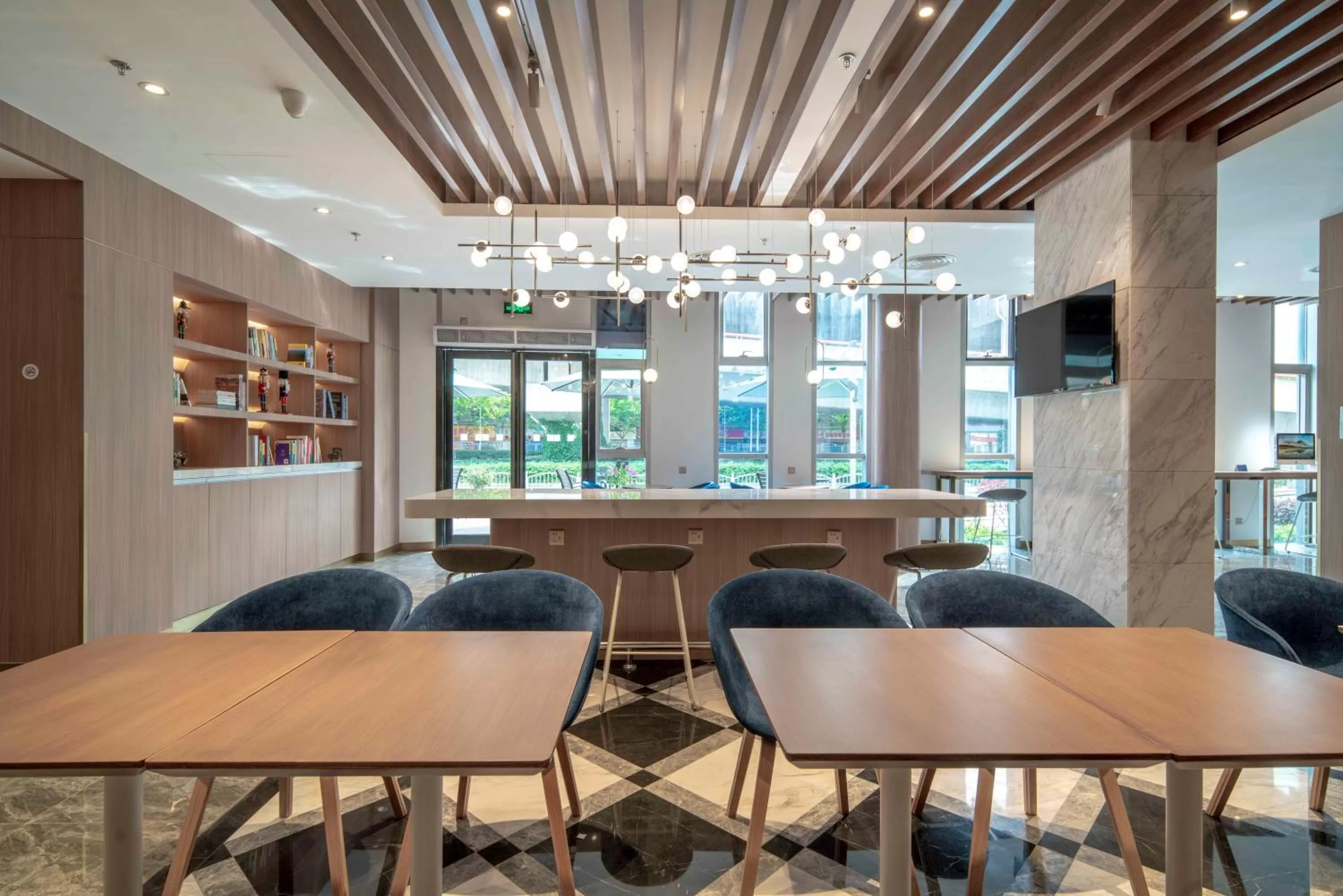 Restaurant/places to eat in Holiday Inn Express Shanghai Jinqiao Central by IHG