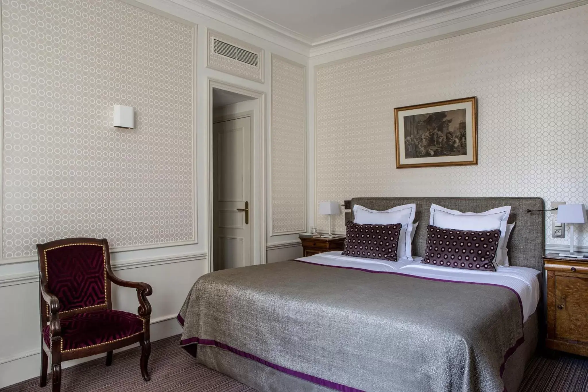 Photo of the whole room, Bed in Hôtel Mansart - Esprit de France