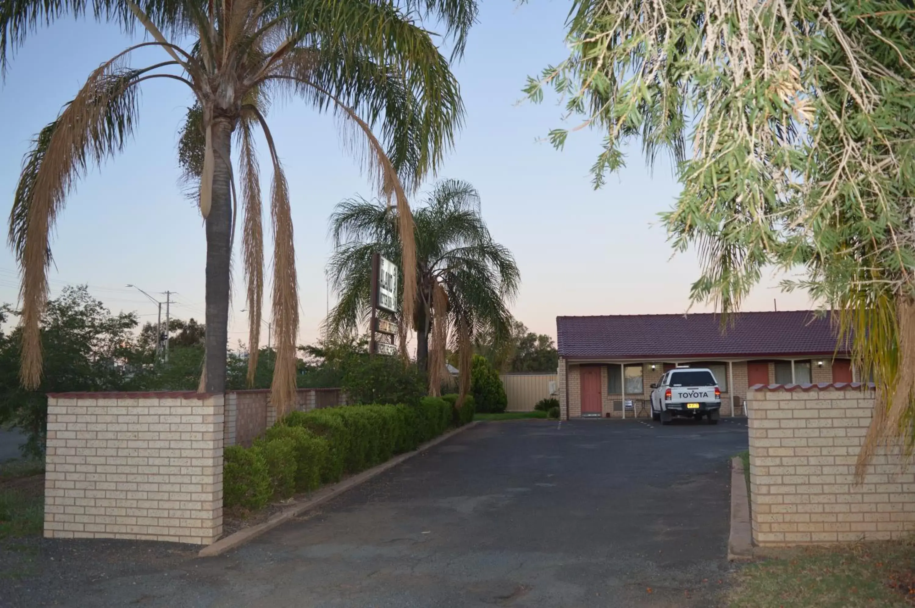 Property Building in Alamo Motor Inn