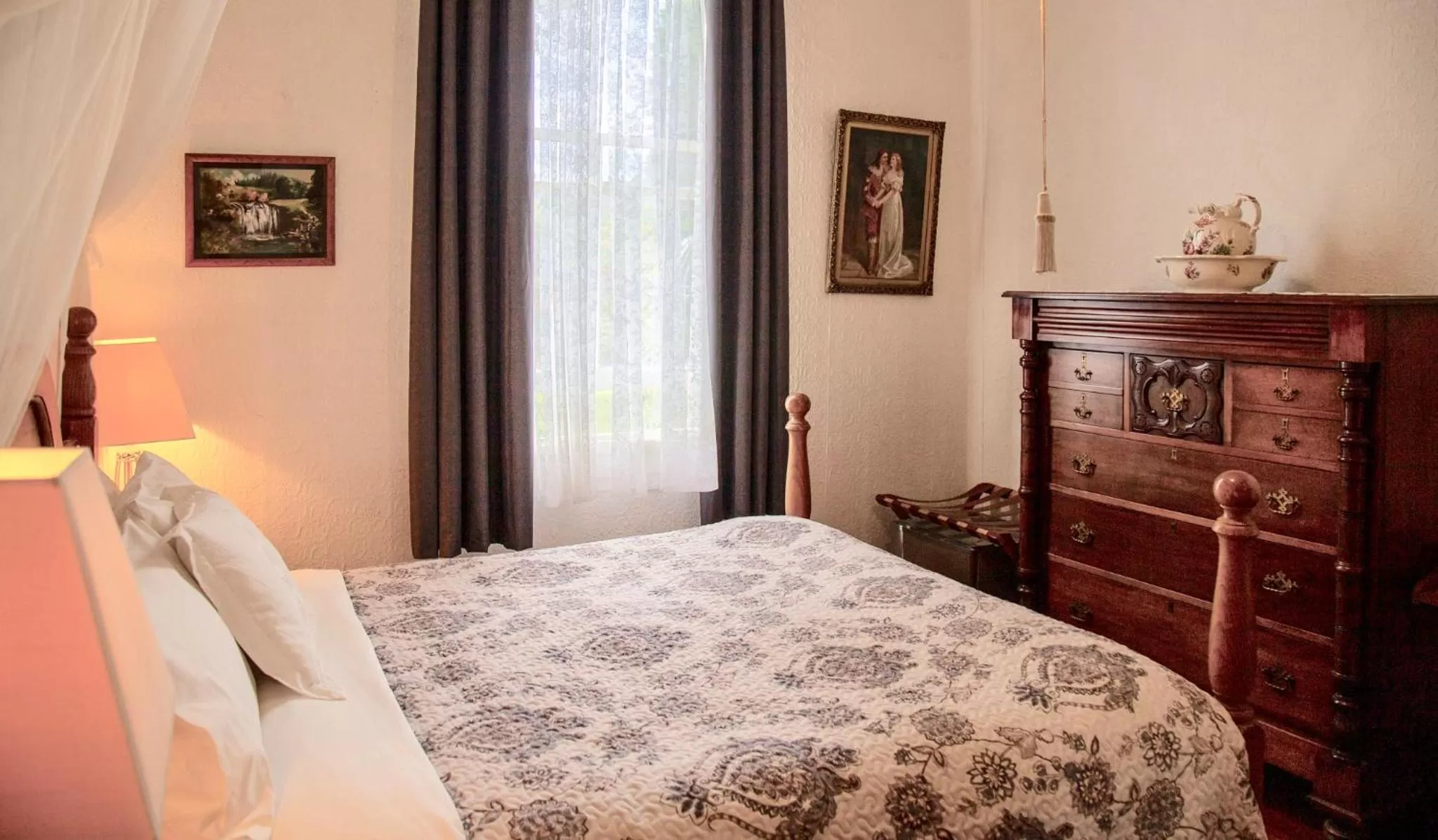 Bedroom, Bed in Karamana Homestead (1872)