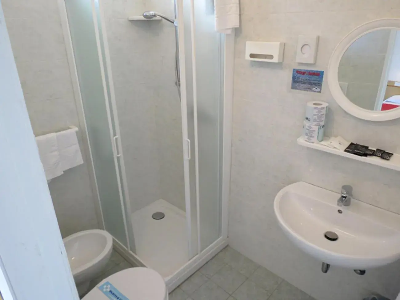 Shower, Bathroom in Hotel Gemini