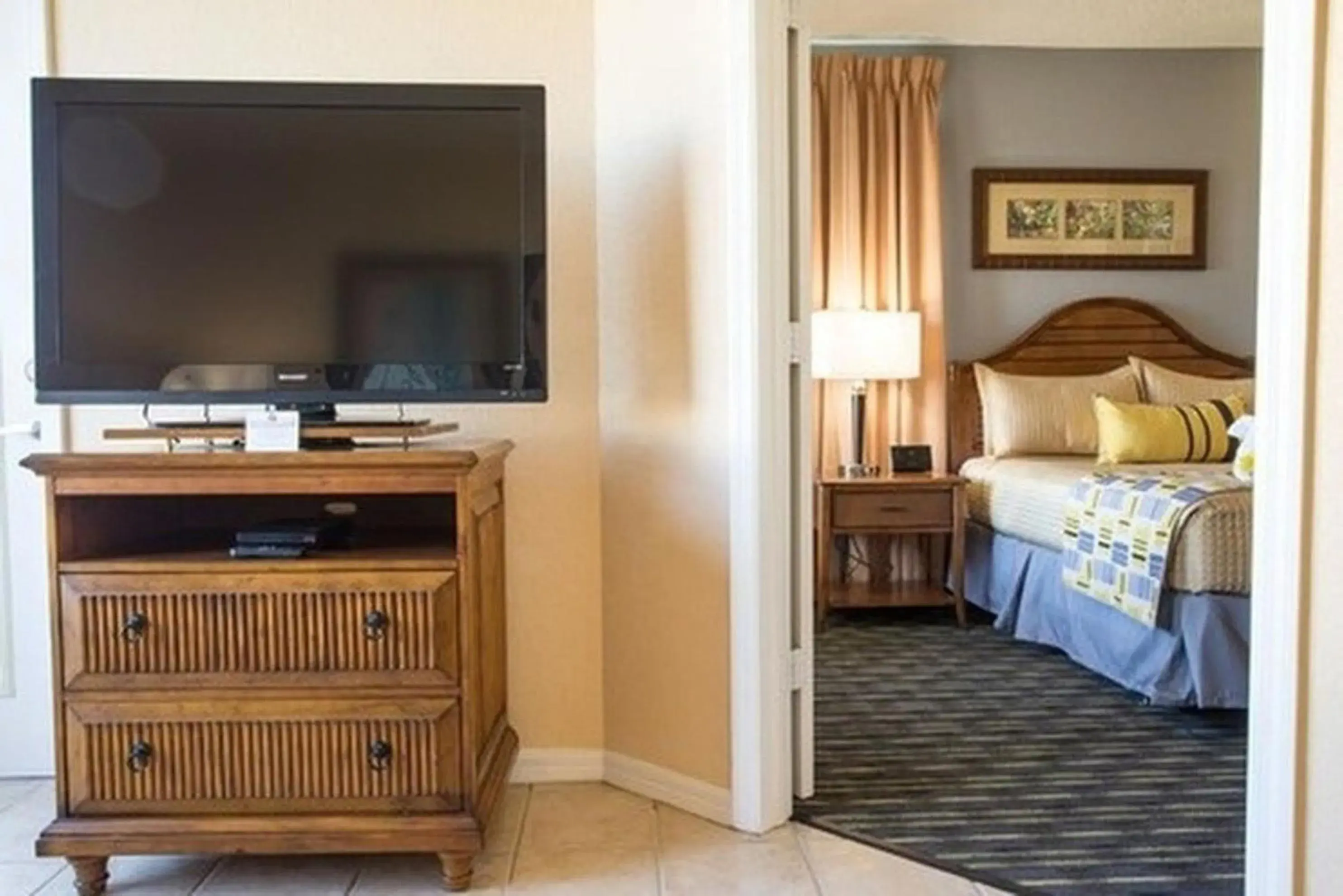 TV and multimedia, Bed in Vacation Village at Parkway