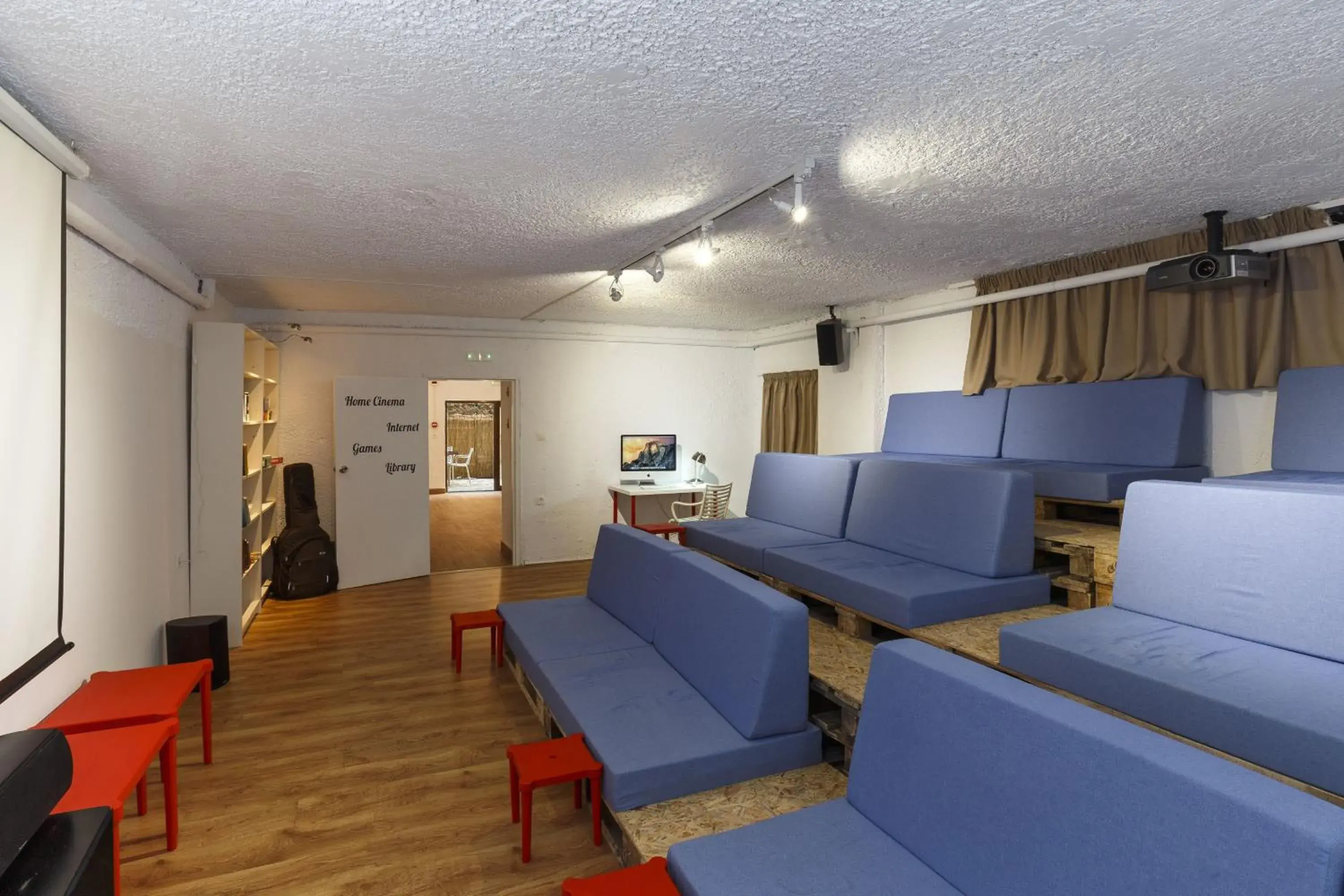 Communal lounge/ TV room, Seating Area in STAY Rhodes Hostel