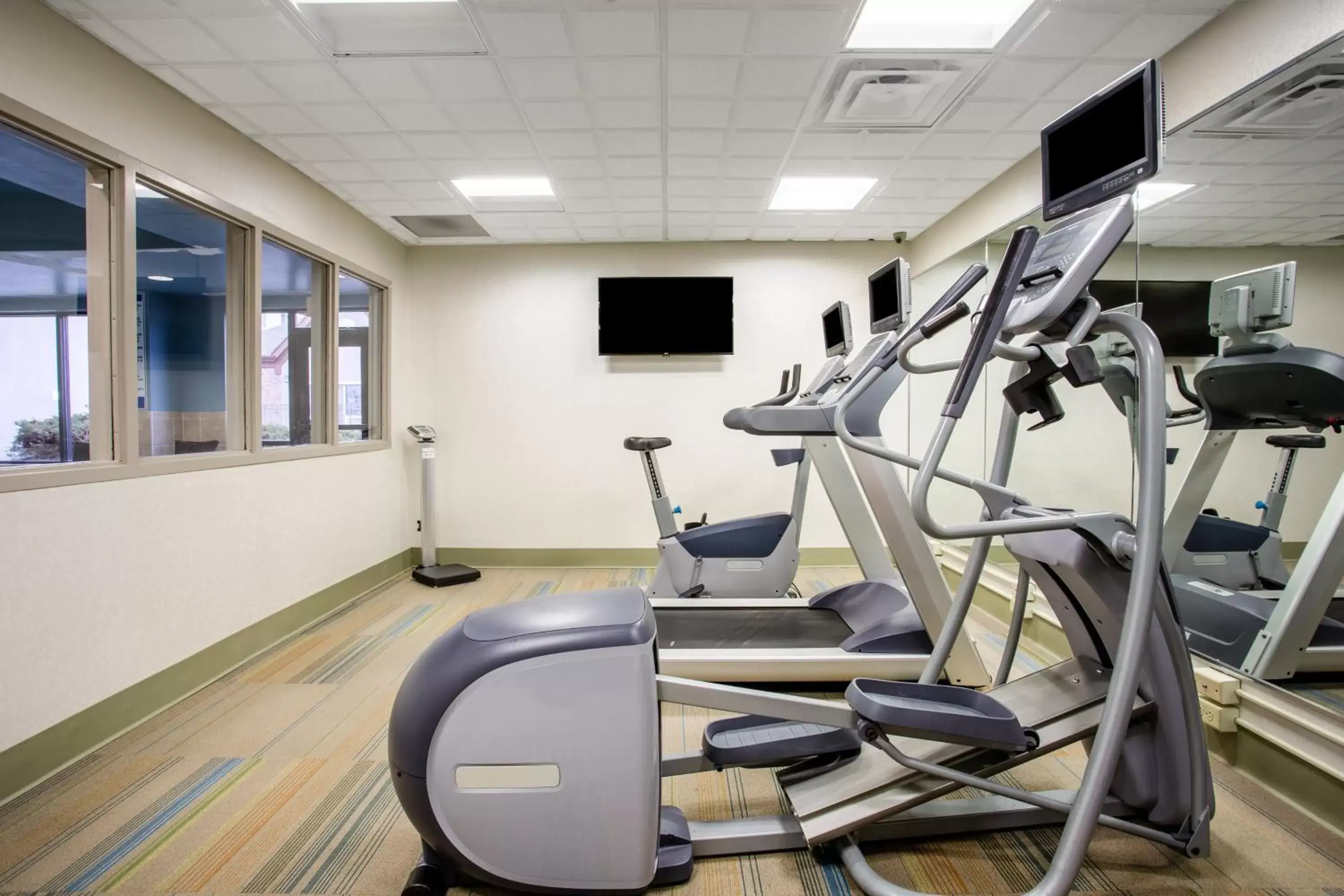 Fitness centre/facilities, Fitness Center/Facilities in Holiday Inn Express Hotel & Suites Fort Wayne, an IHG Hotel