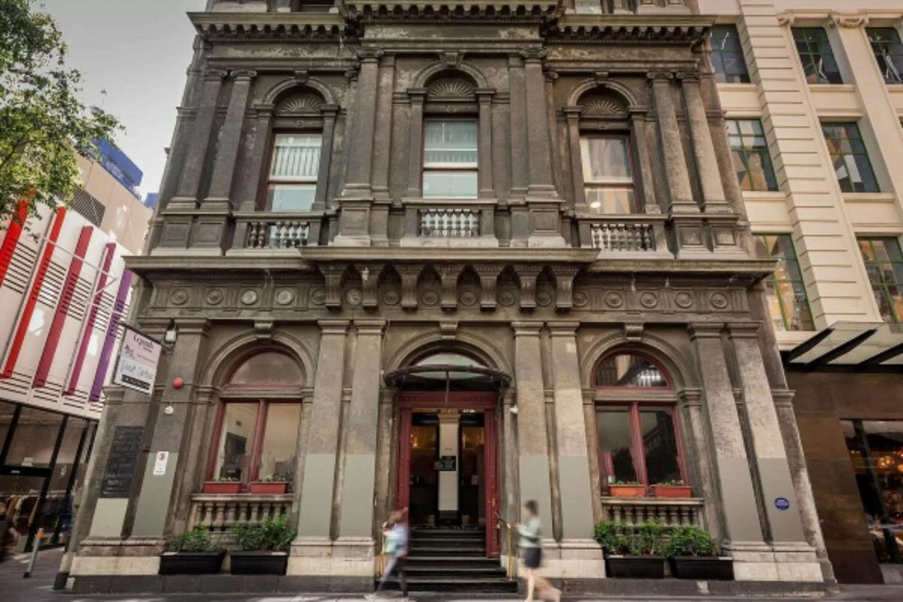 Property Building in Quality Apartments Melbourne Central