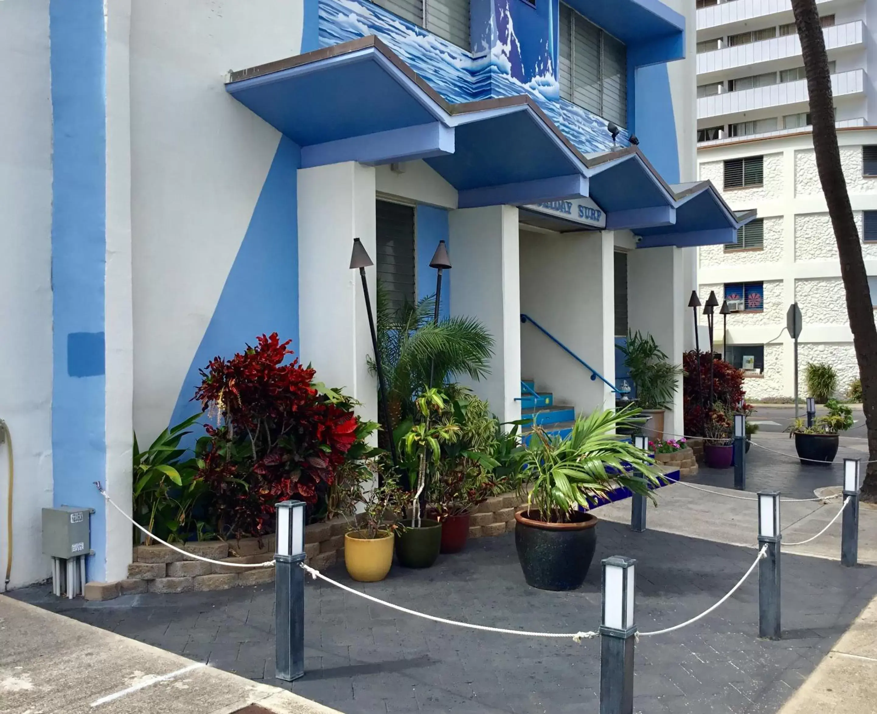 Facade/entrance, Property Building in Holiday Surf Hotel (with full kitchen)