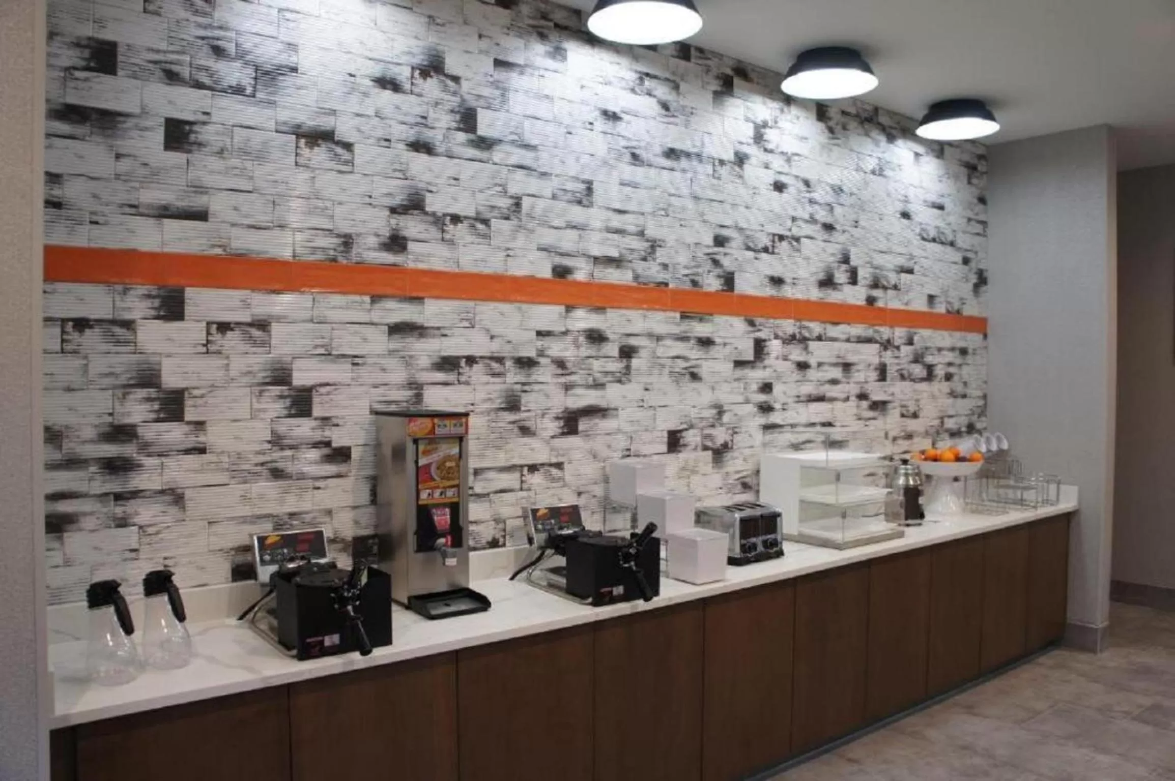 Food and drinks in La Quinta Inn & Suites by Wyndham Oxford