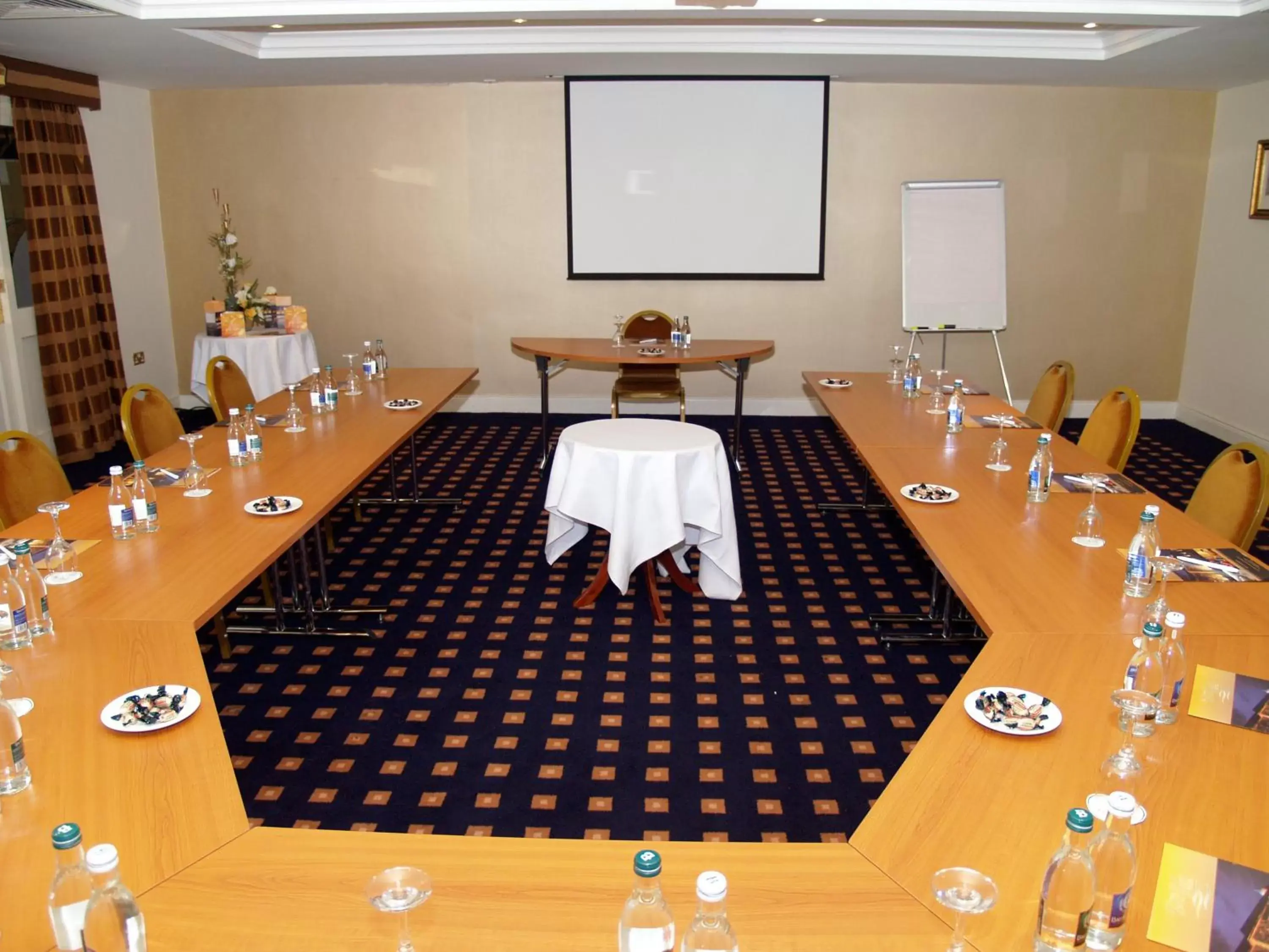 Meeting/conference room in Court Yard Hotel