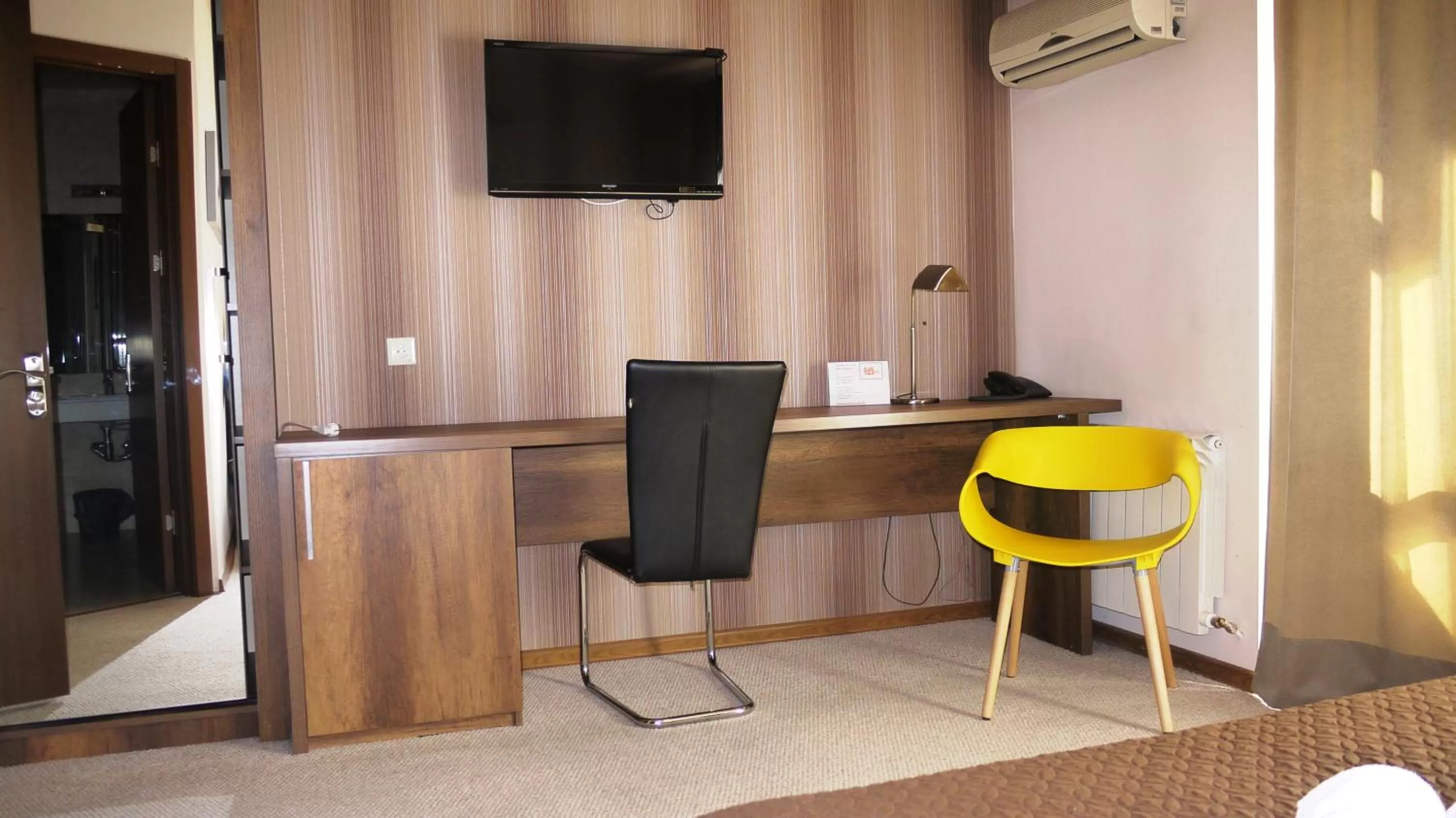 Photo of the whole room in Sani Hotel