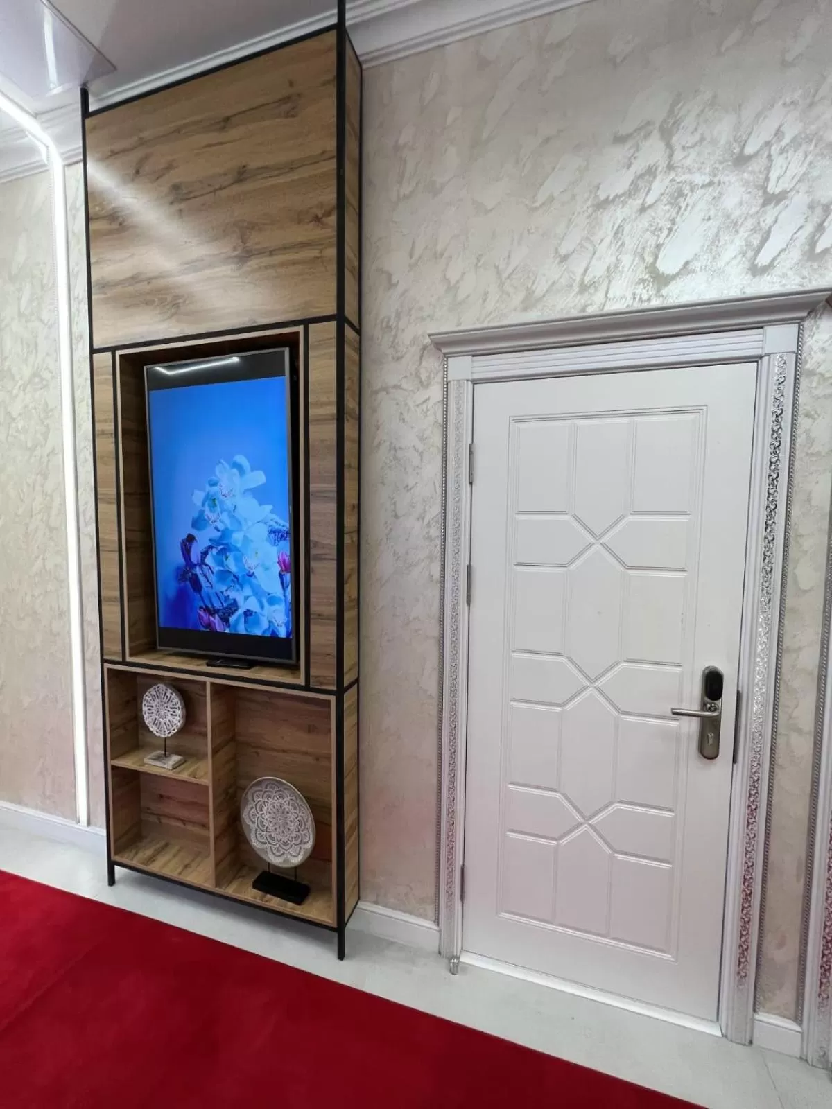 Restaurant/places to eat, TV/Entertainment Center in E-lite& Meatador