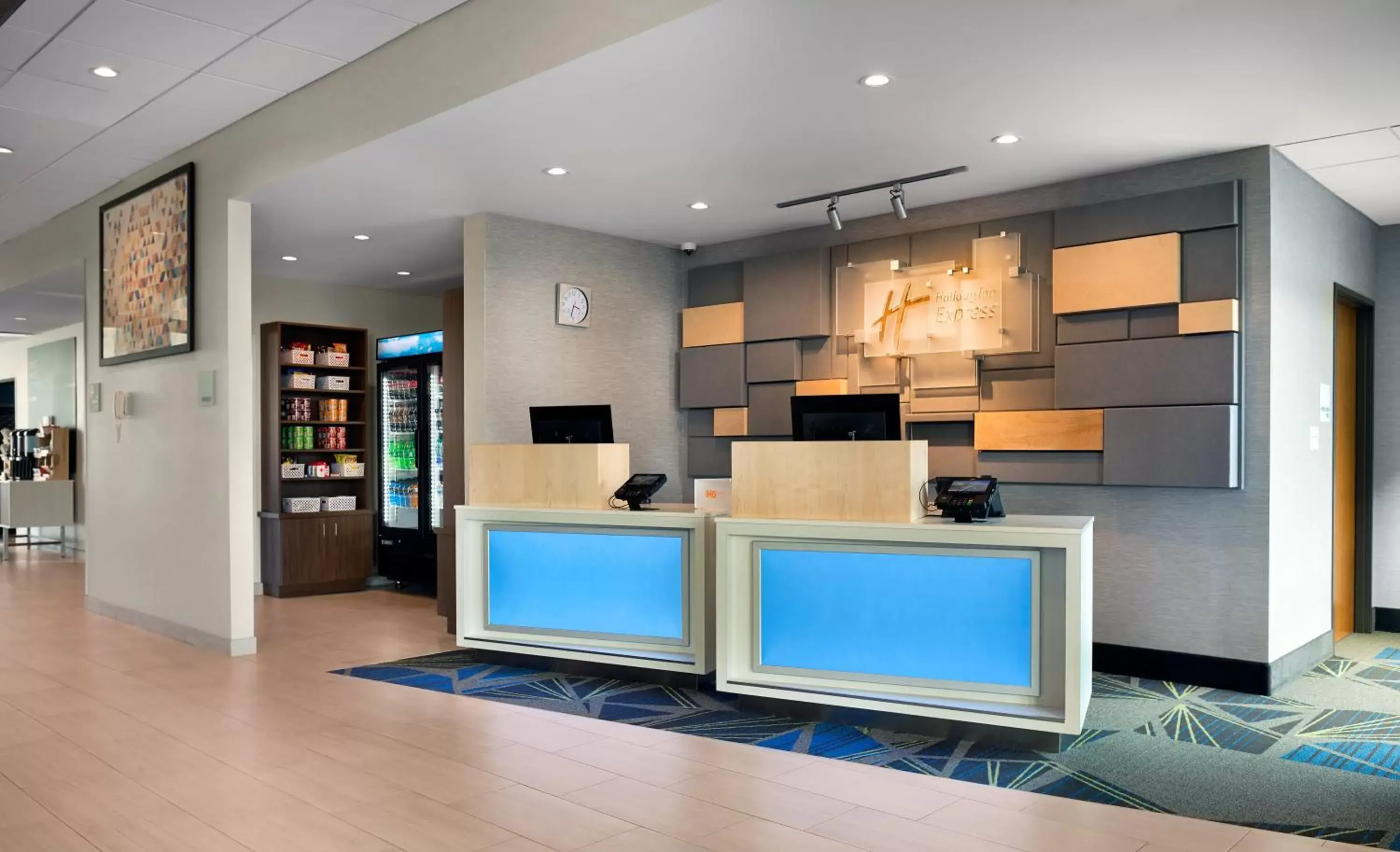 Property building, Lobby/Reception in Holiday Inn Express - Lake Park, an IHG Hotel