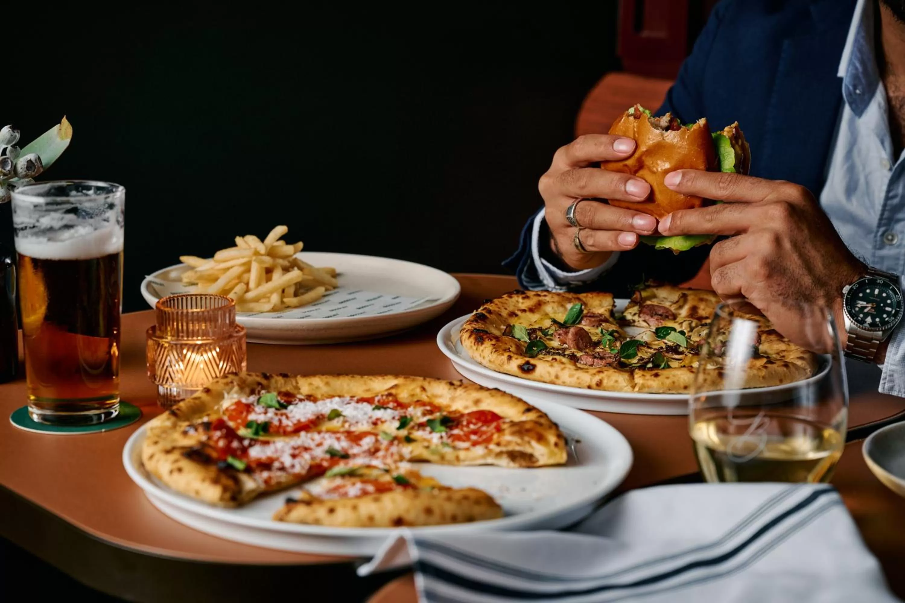 Restaurant/places to eat in Rydges Melbourne