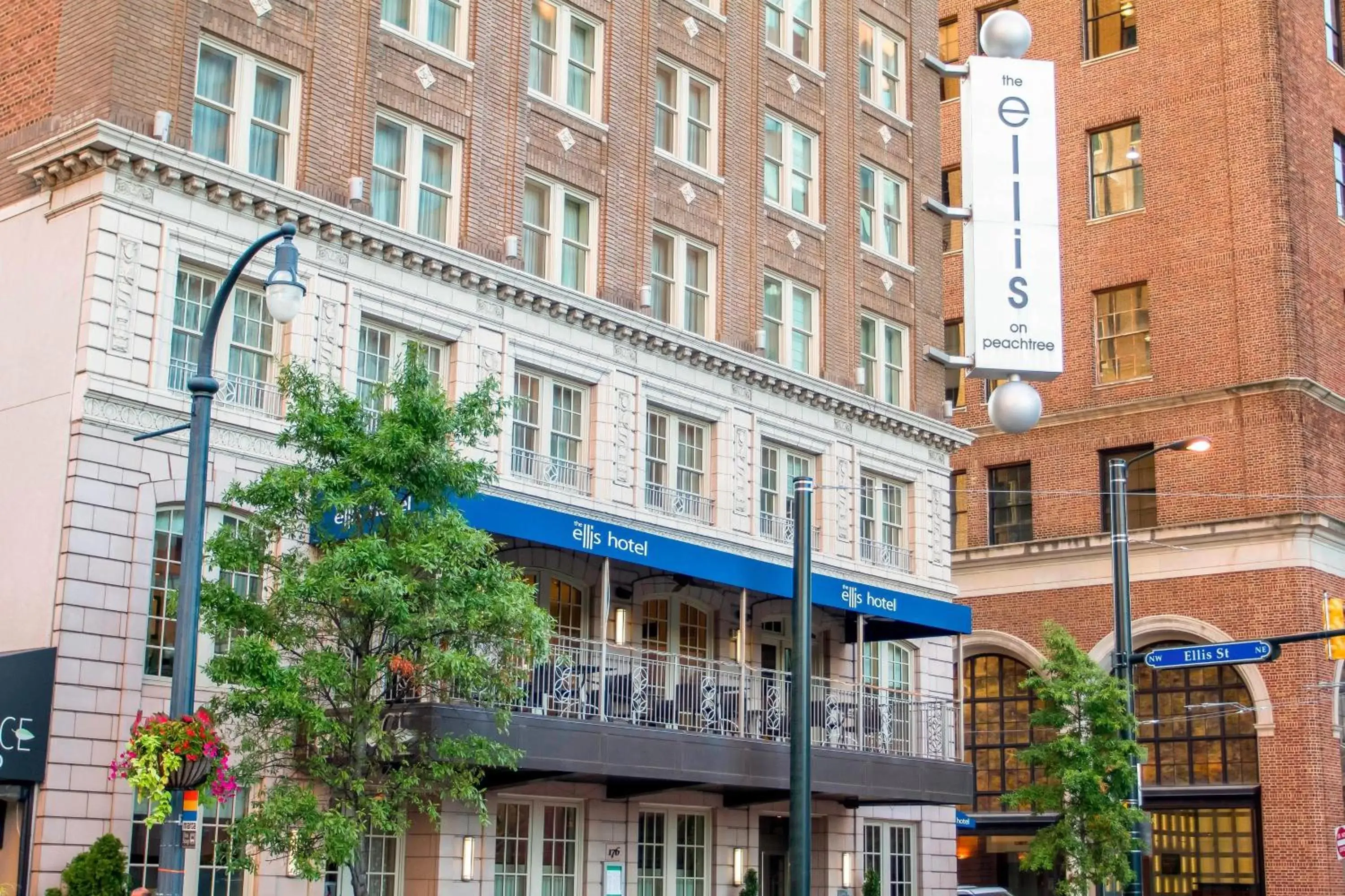 Property Building in Ellis Hotel, Atlanta, a Tribute Portfolio Hotel