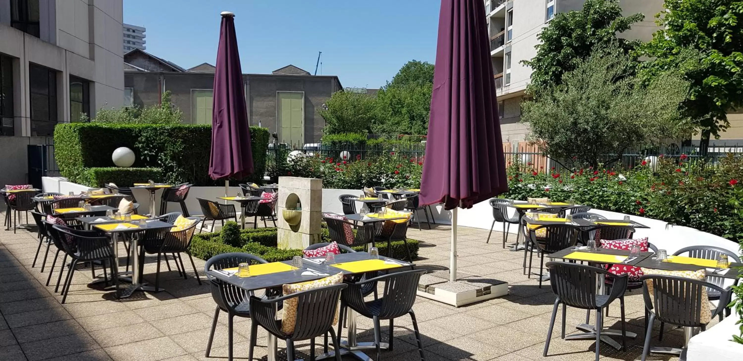 Restaurant/places to eat in B&B HOTEL Paris 17 Batignolles Restaurant/places to eat in B&B HOTEL Paris 17 Batignolles