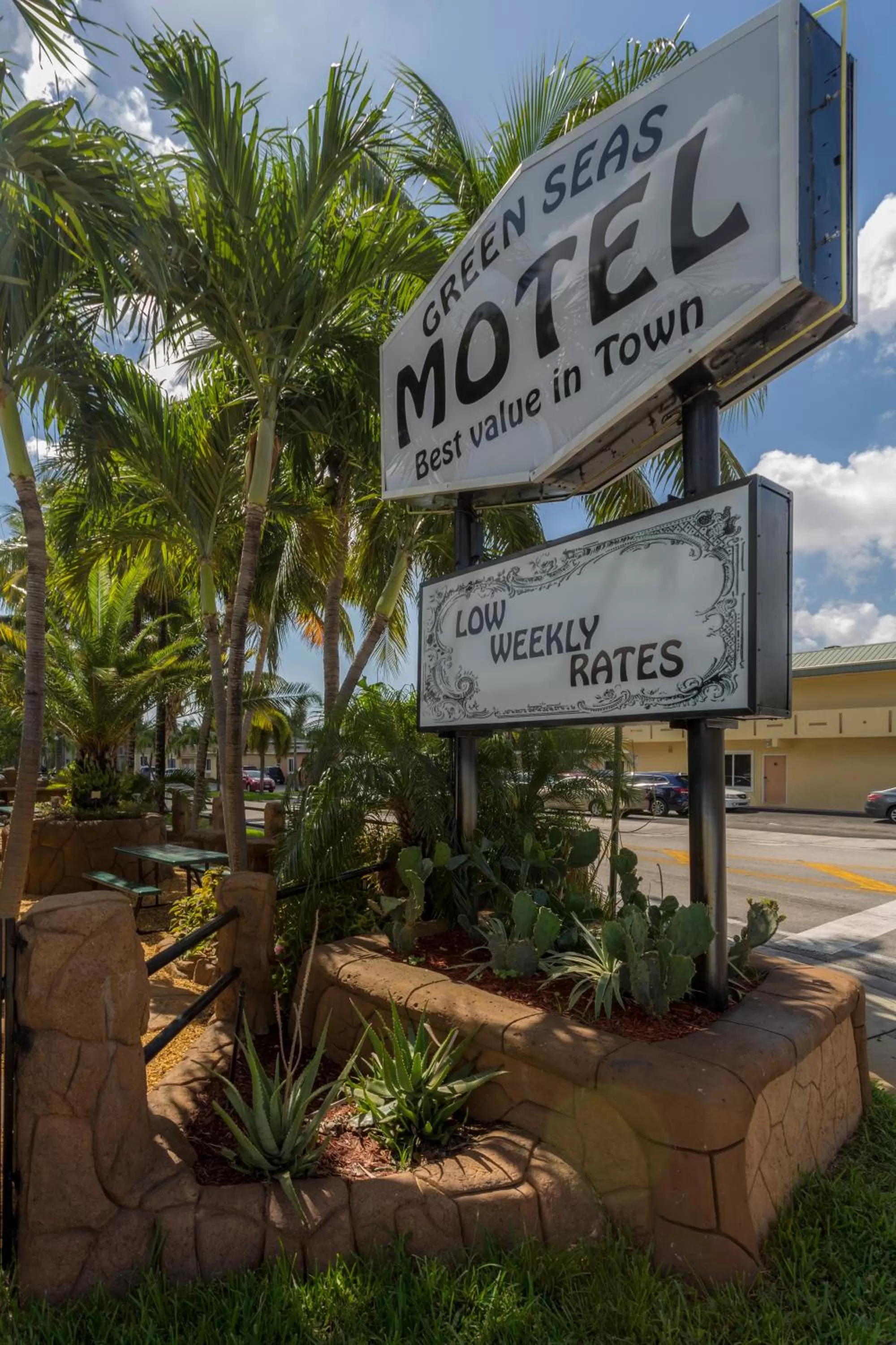 Green Seas Motel