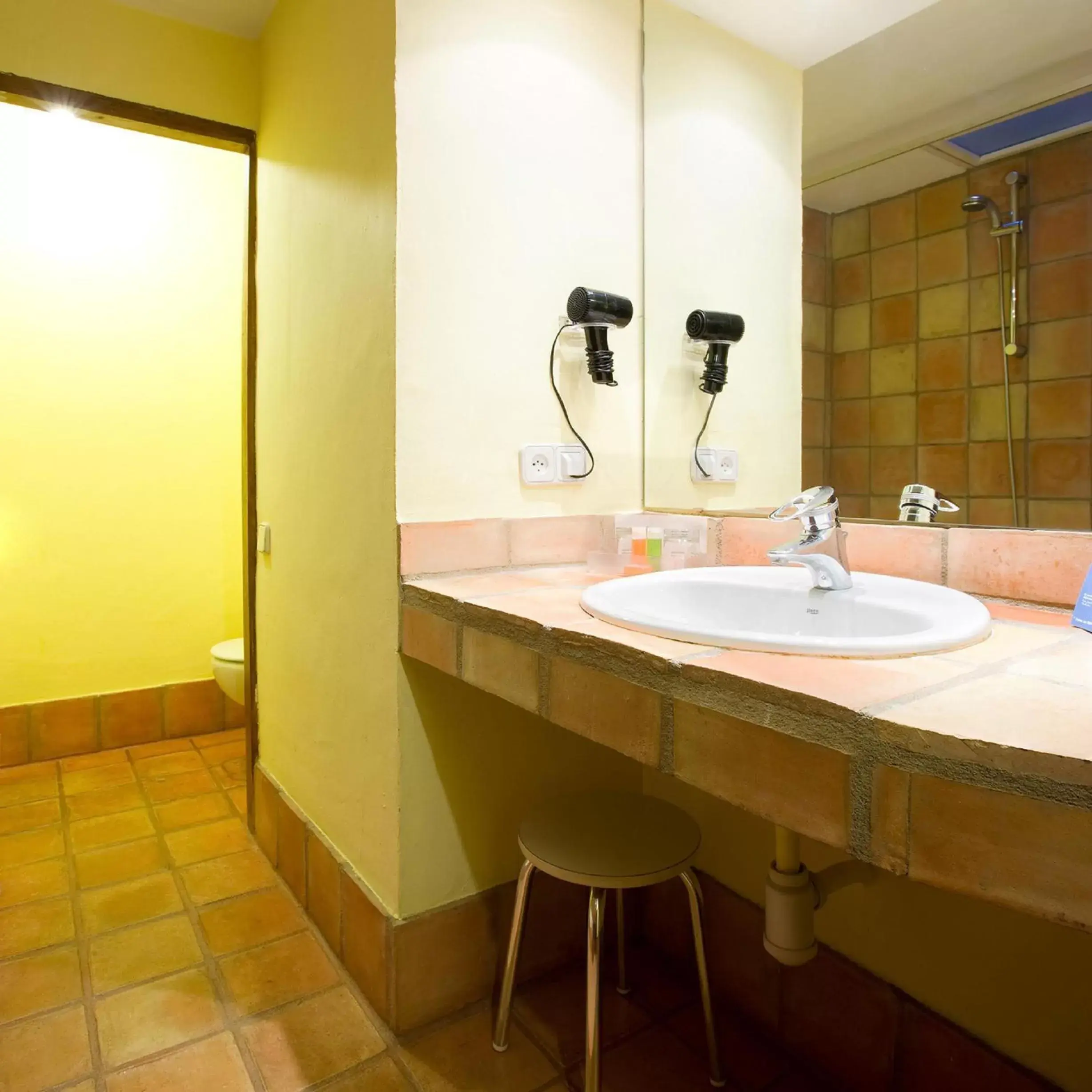 Bathroom in Hotel la Perdiz