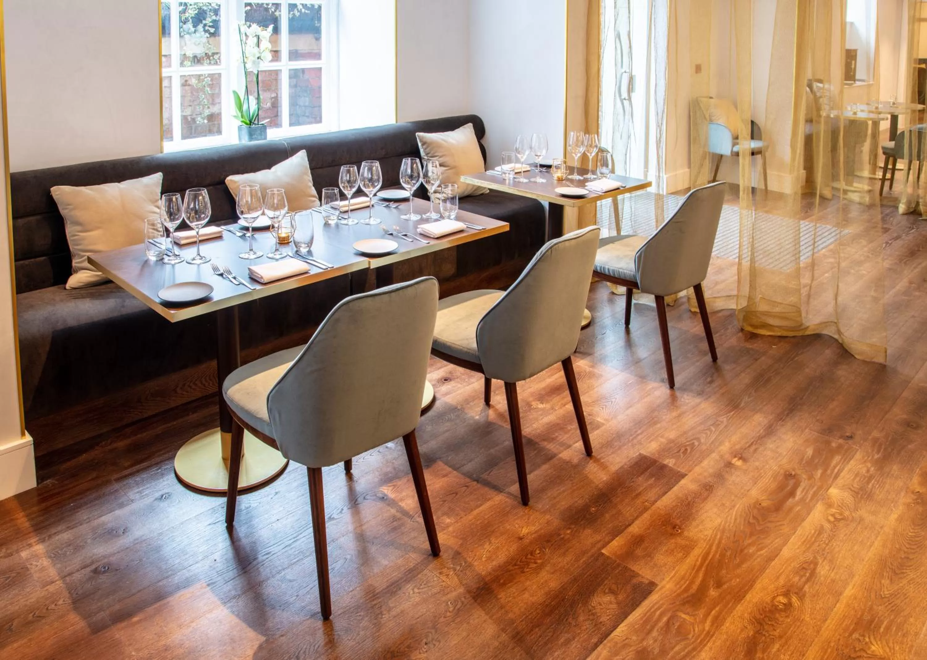 Restaurant/places to eat in The Roseate Reading