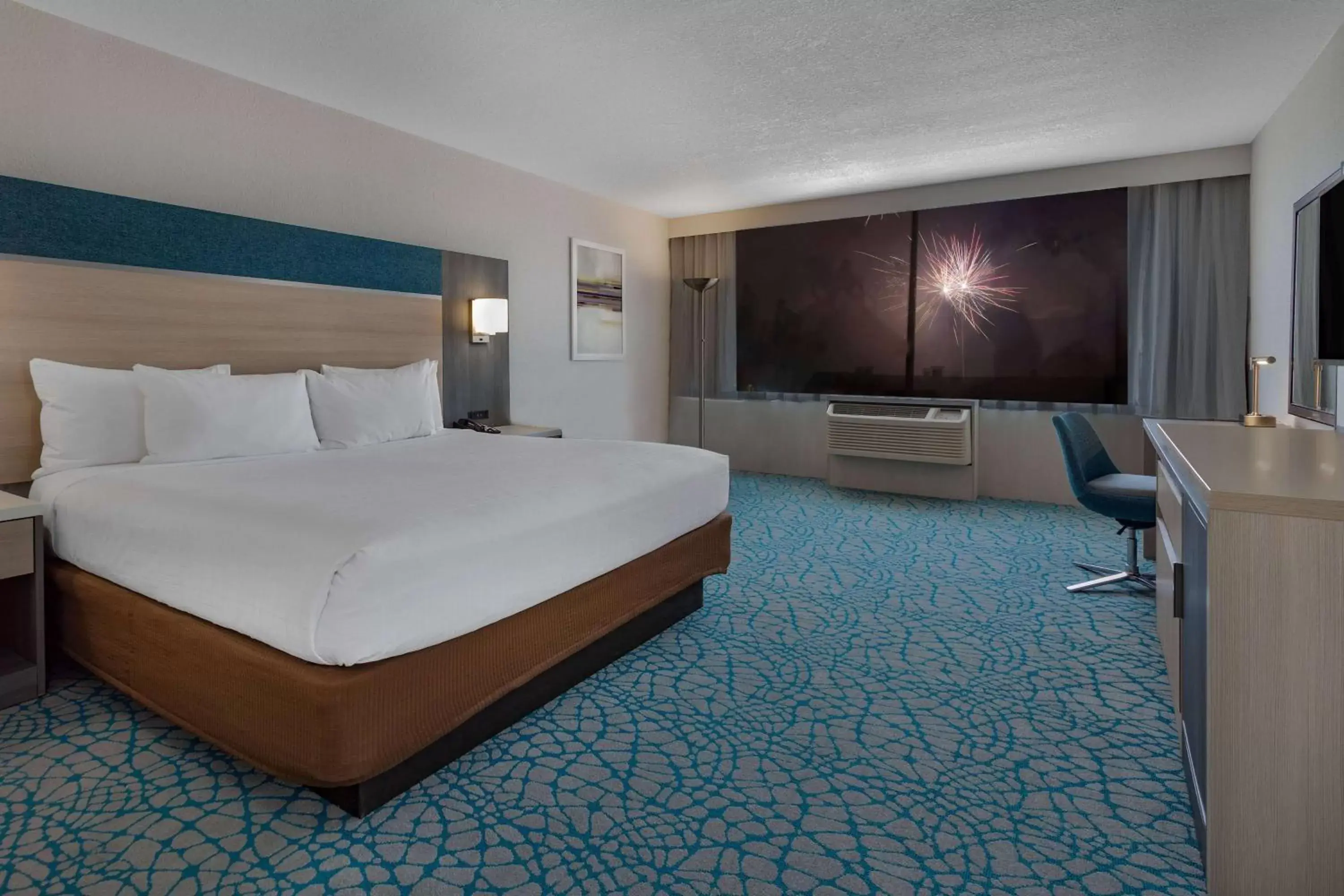 Photo of the whole room, Bed in Wyndham Orlando Resort & Conference Center, Celebration Area