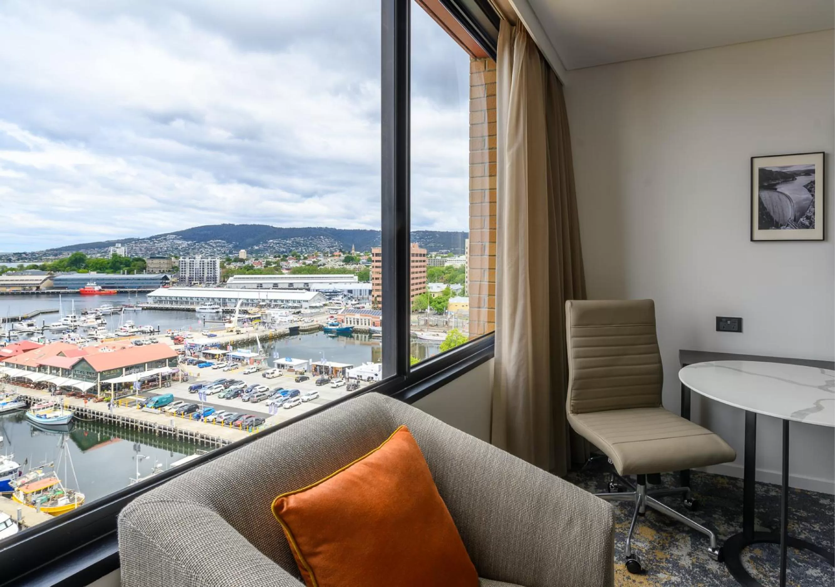 Sea view in Hotel Grand Chancellor Hobart