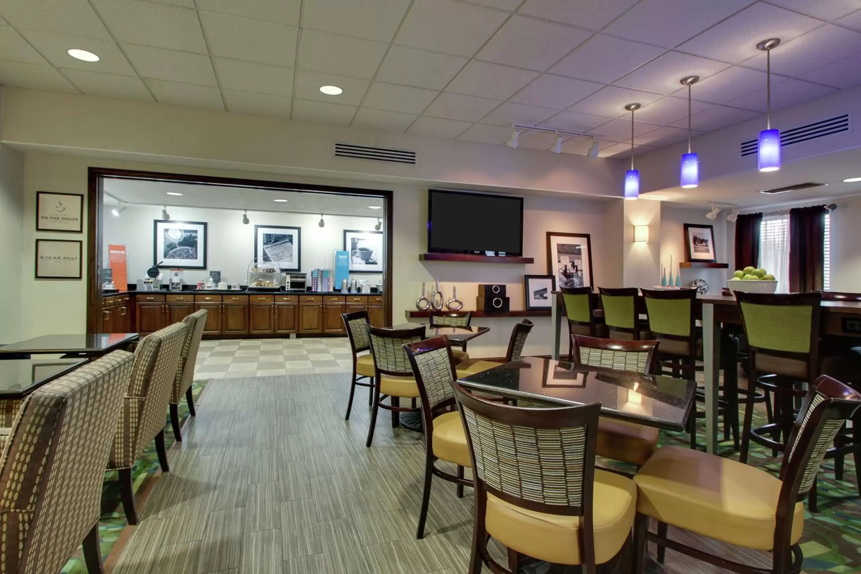 Dining area, Restaurant/Places to Eat in Hampton Inn DuBois