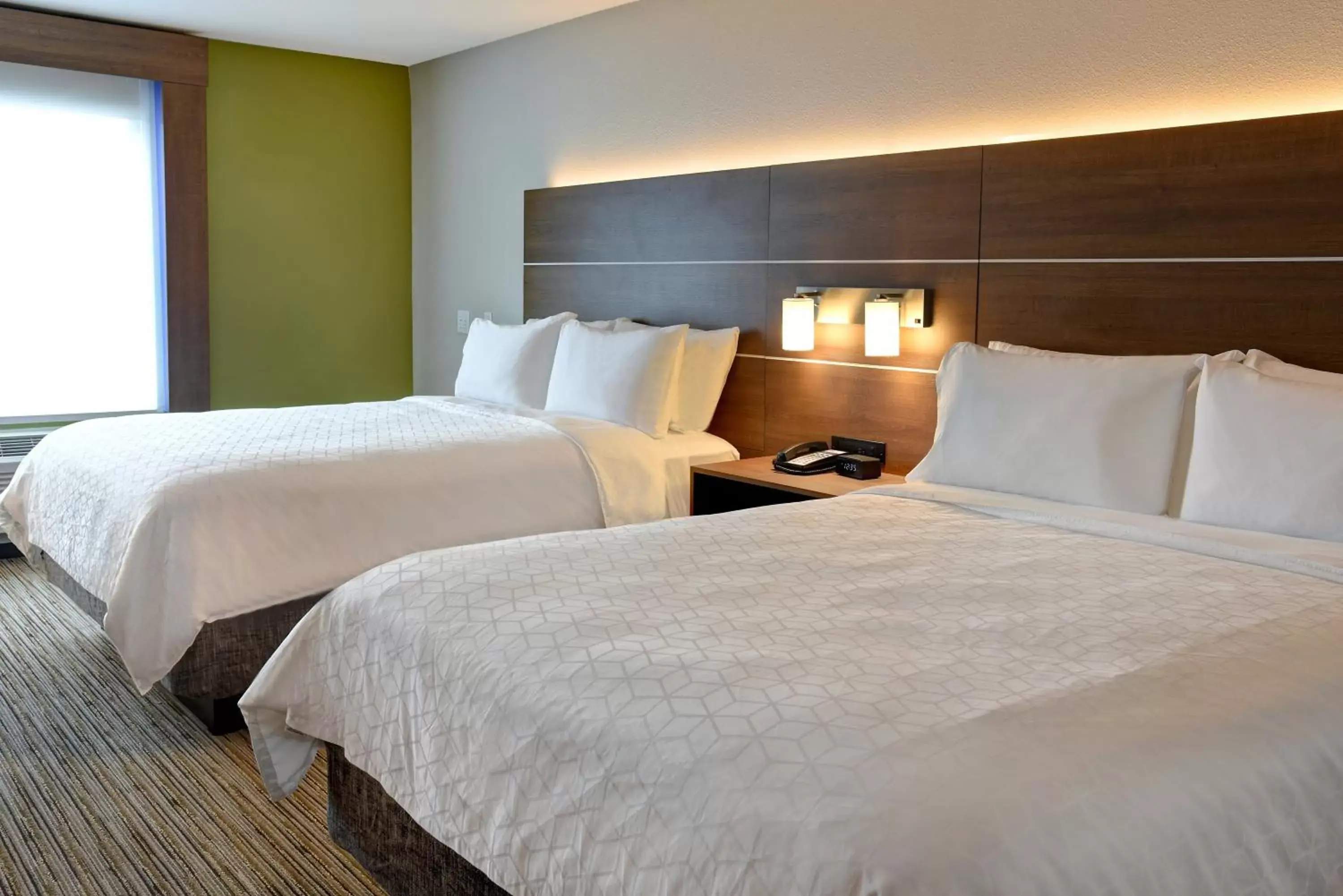 Photo of the whole room, Bed in Holiday Inn Express & Suites - Ottawa, an IHG Hotel