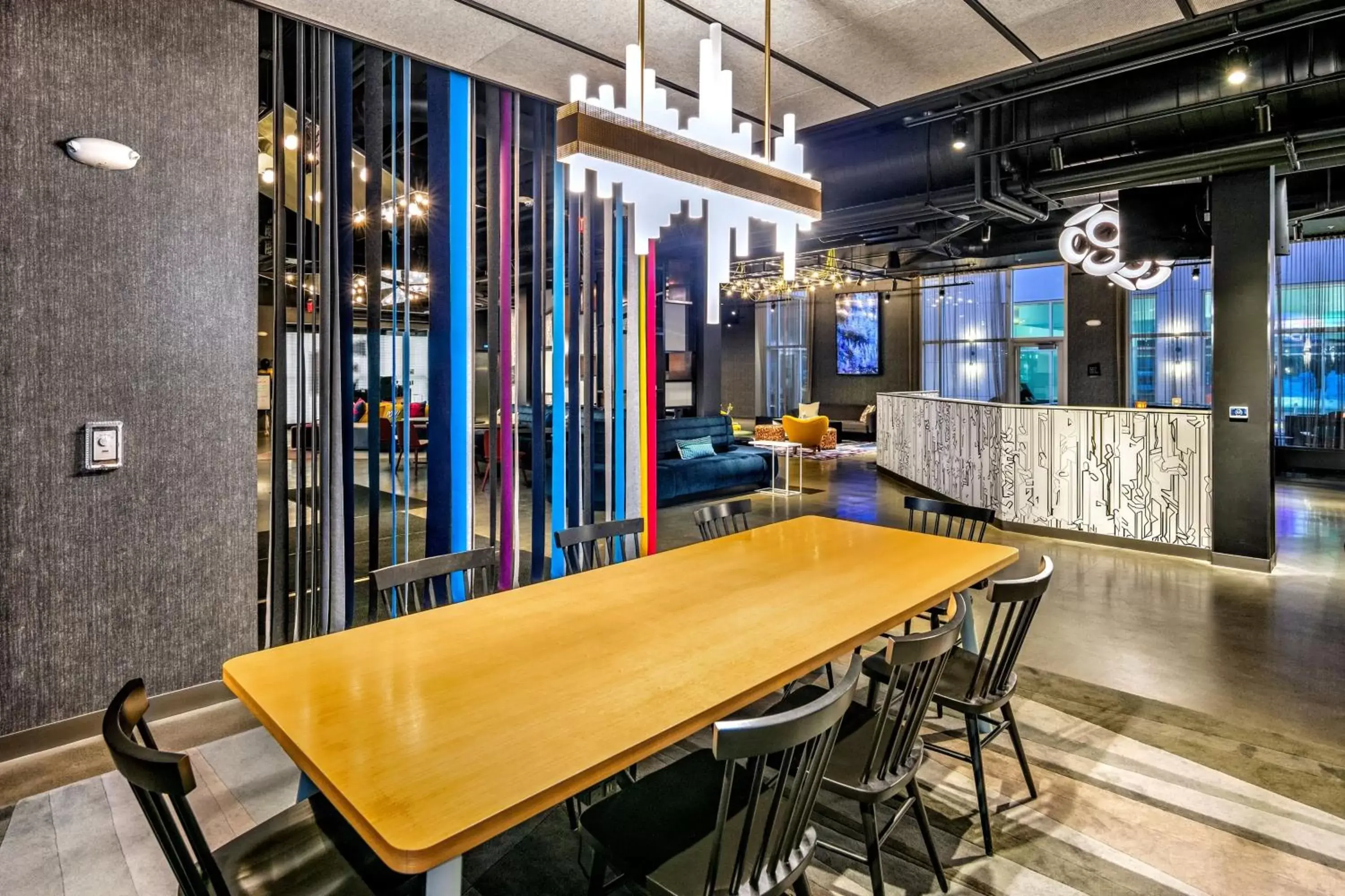 Lounge or bar in Aloft Anchorage