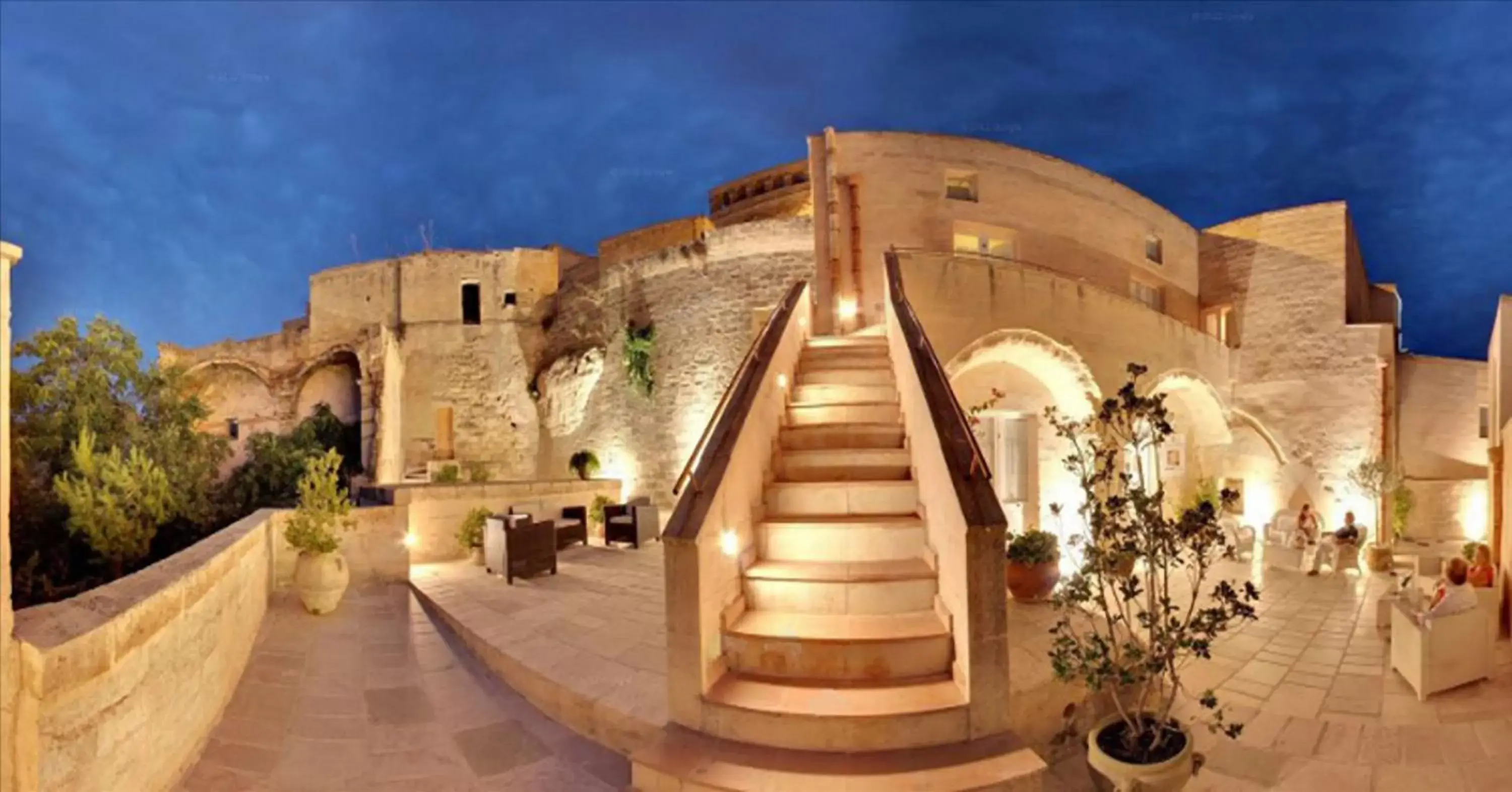 Patio, Property Building in Caveoso Hotel