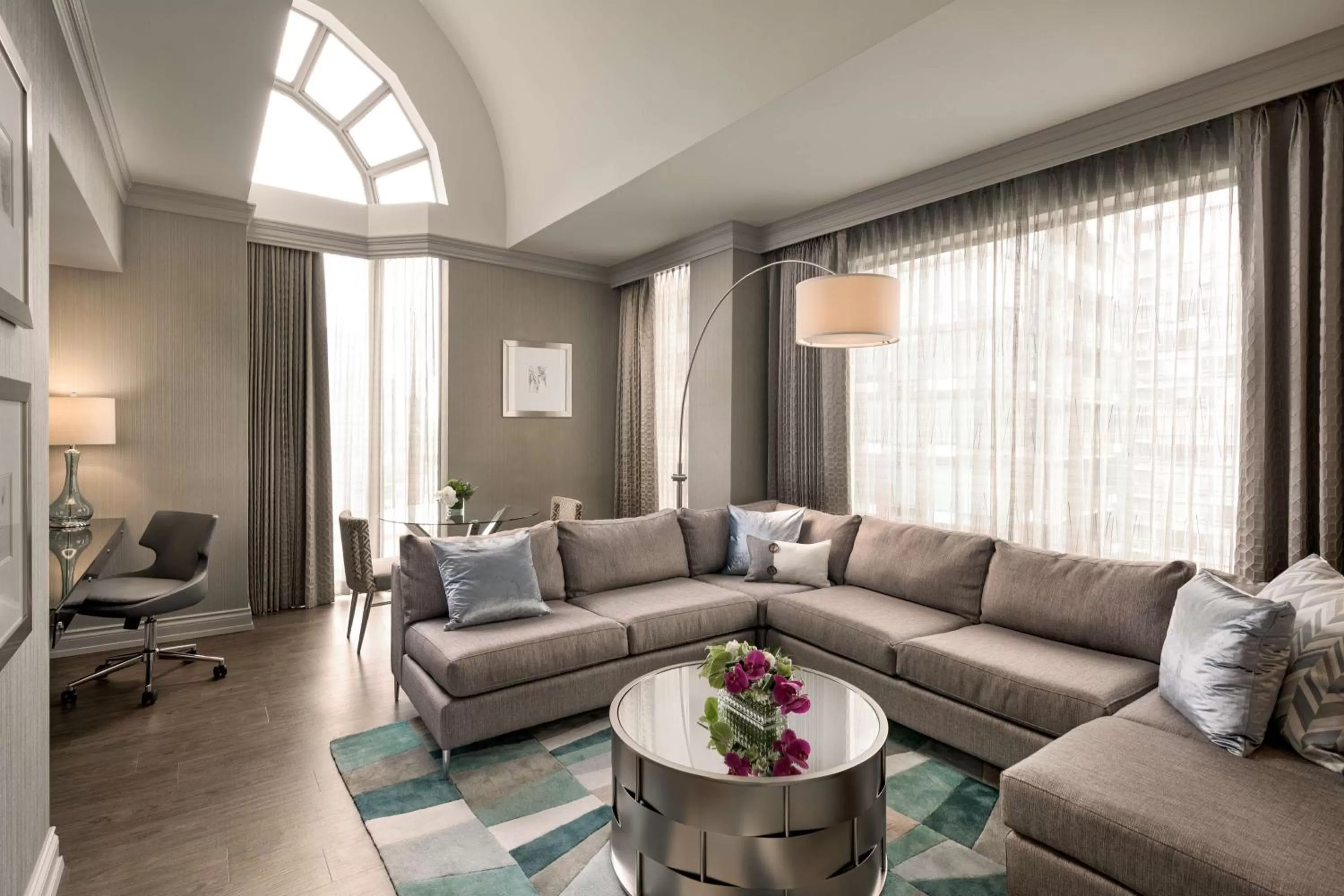 Living room in Georgian Court Hotel, WorldHotels Elite