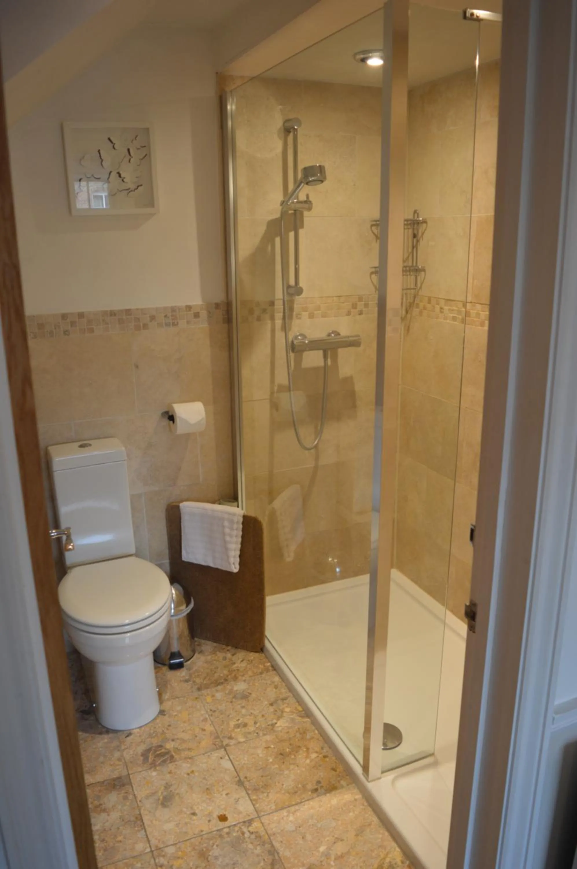 Bathroom in Chantry Hotel