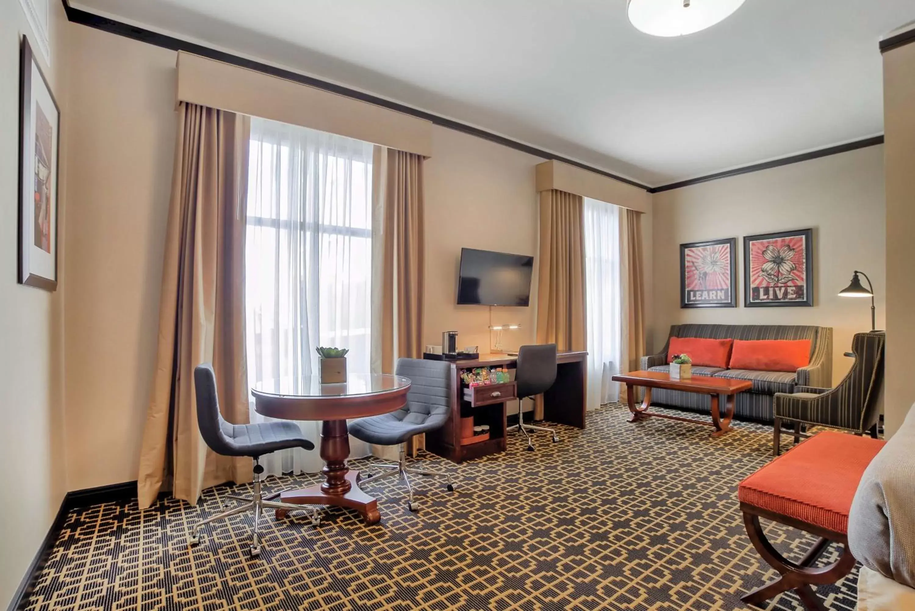 Bedroom, Seating Area in The Peery Salt Lake City Downtown, Tapestry Collection by Hilton