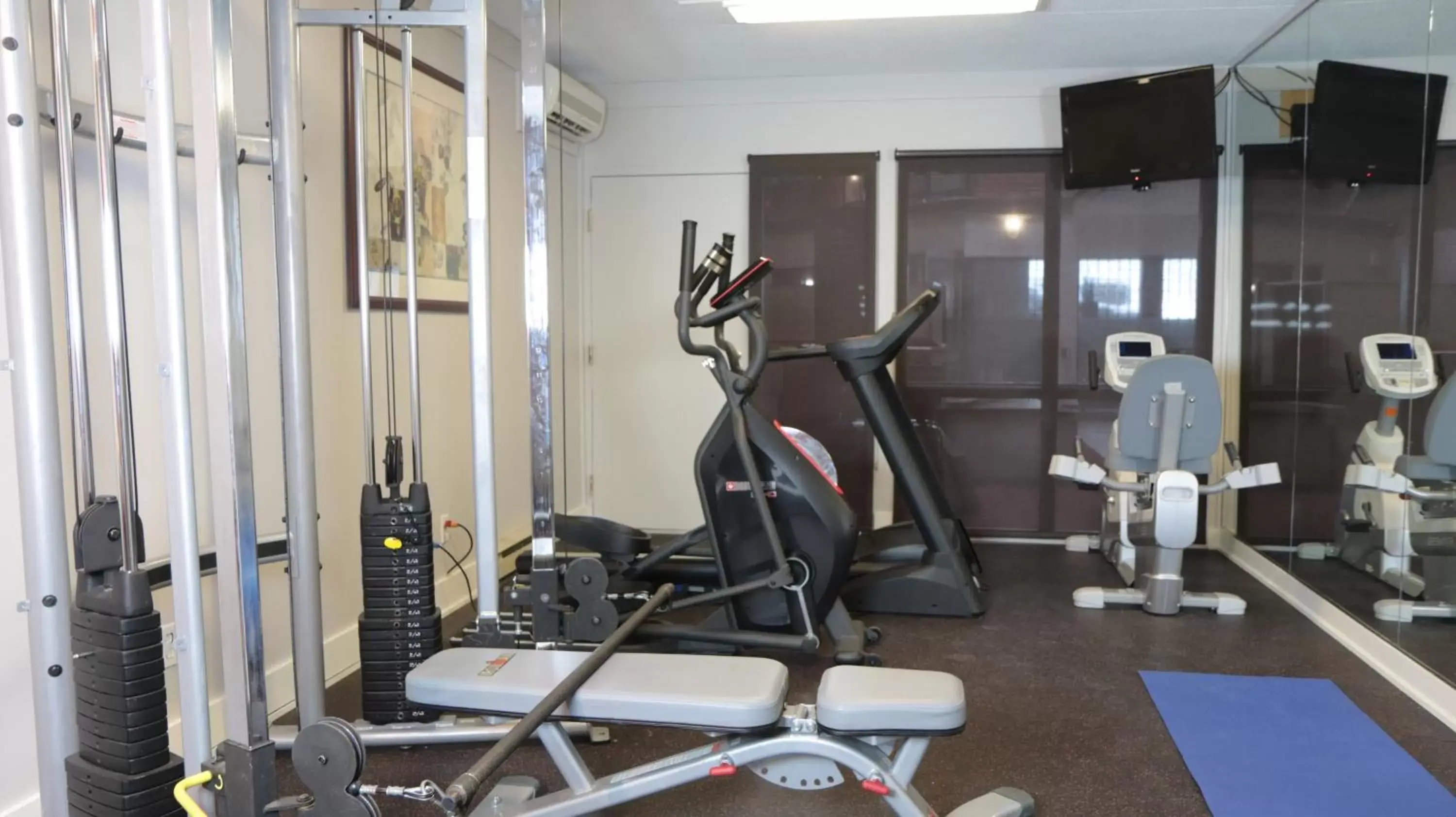 Fitness centre/facilities, Fitness Center/Facilities in Best Western Laval-Montreal & Conference Centre