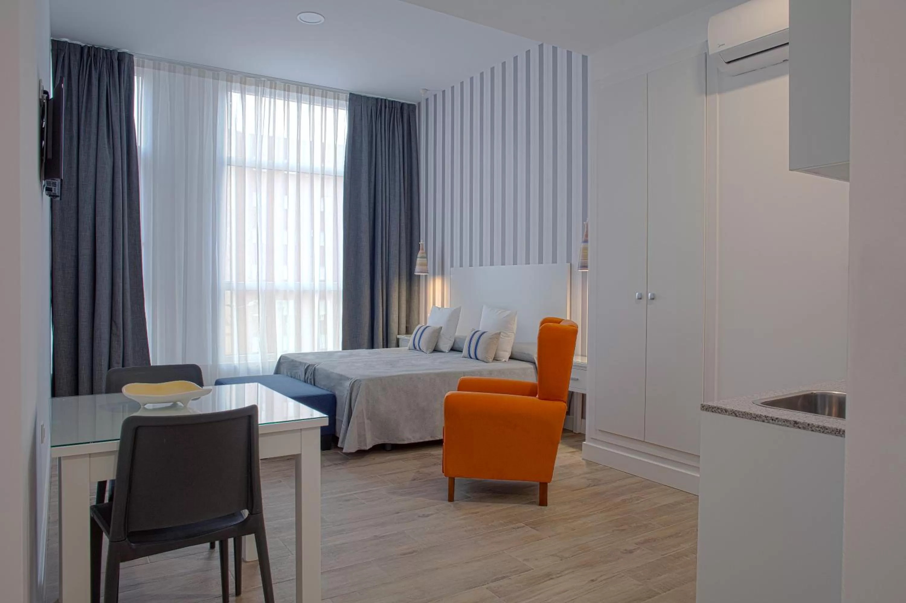 Kitchen or kitchenette in Hotel Apartamentos MPD