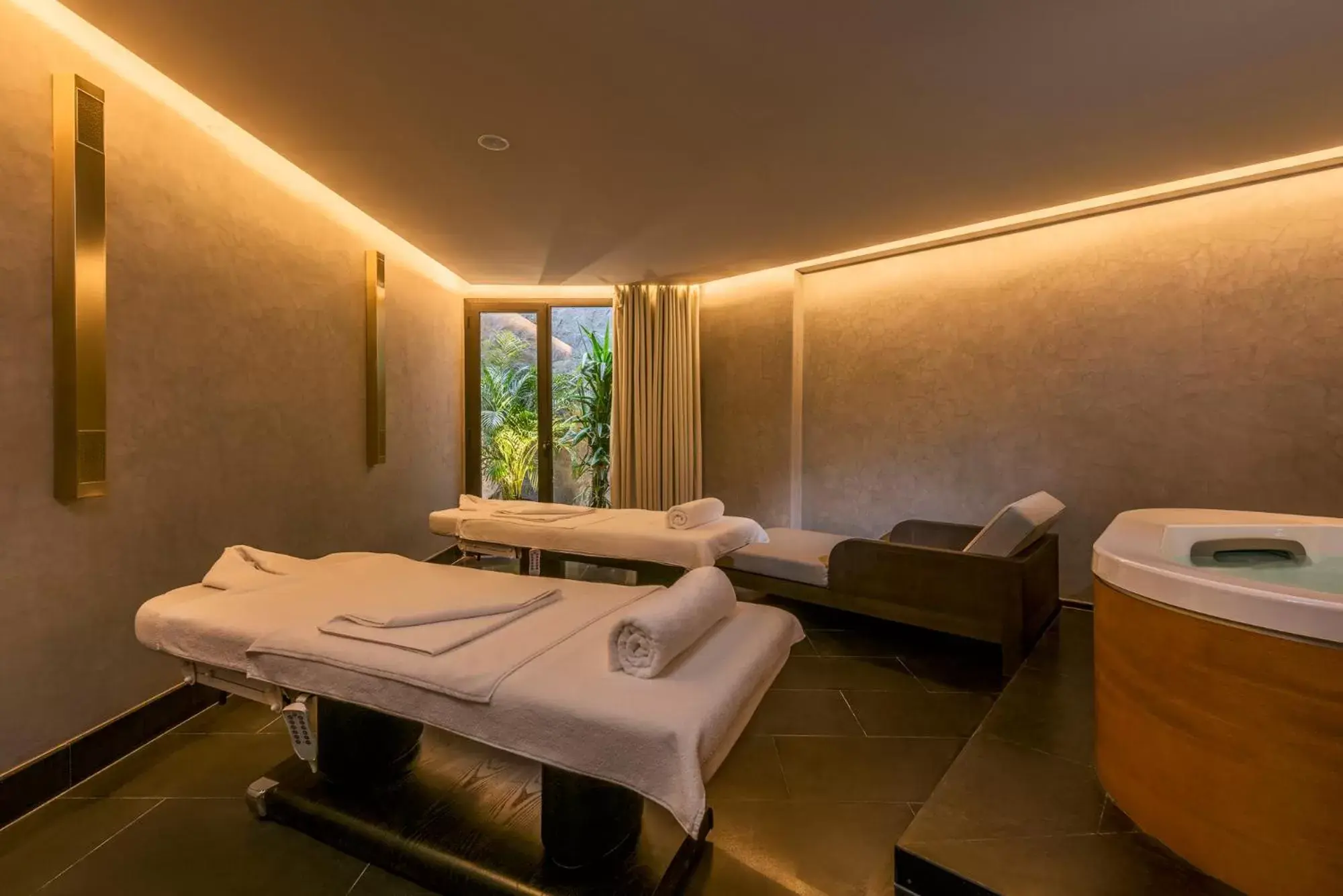 Massage, Spa/Wellness in Radisson Blu Hotel Casablanca City Center