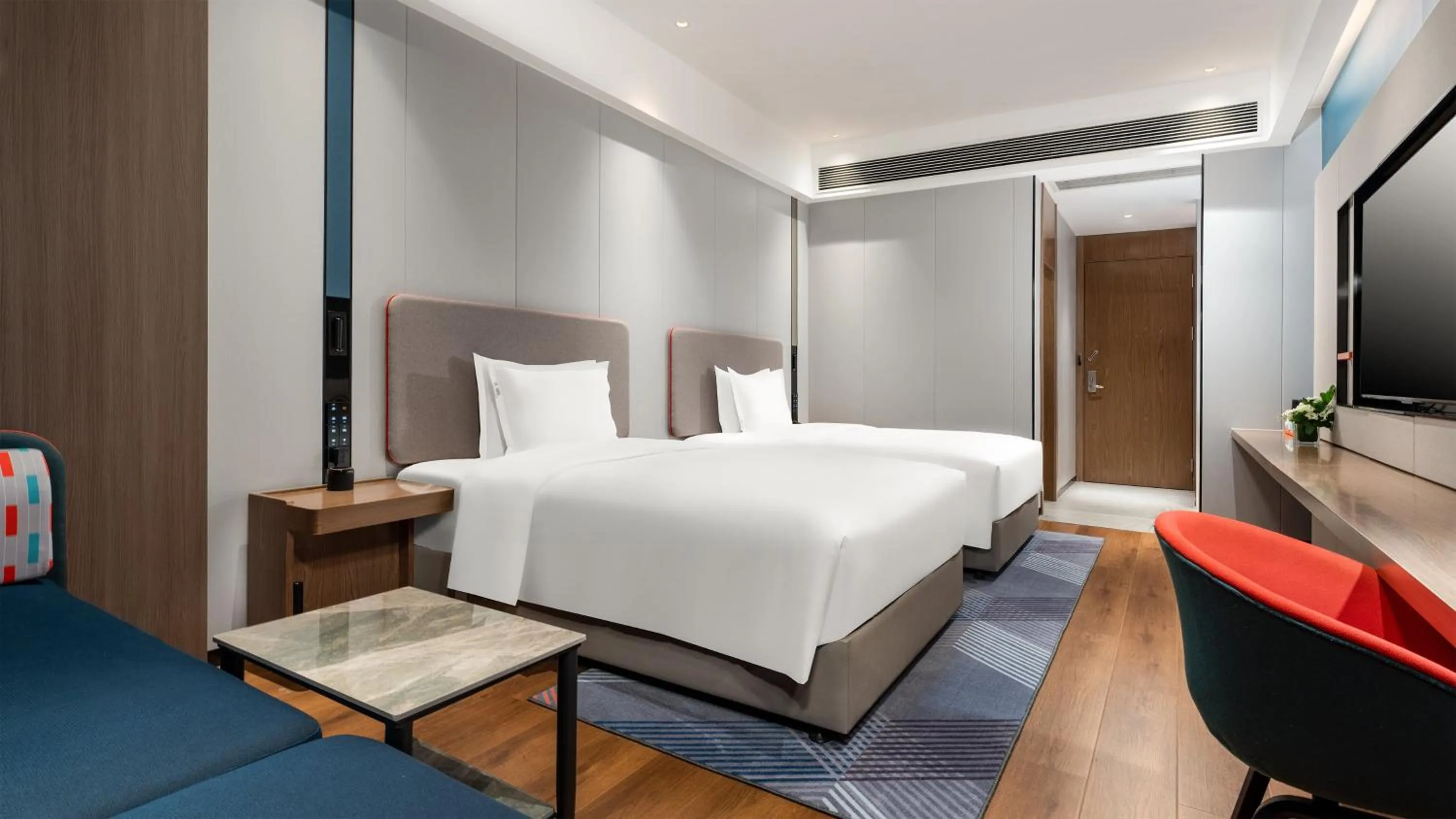 Photo of the whole room, Bed in Holiday Inn Express Nanning Convention&Exhibition