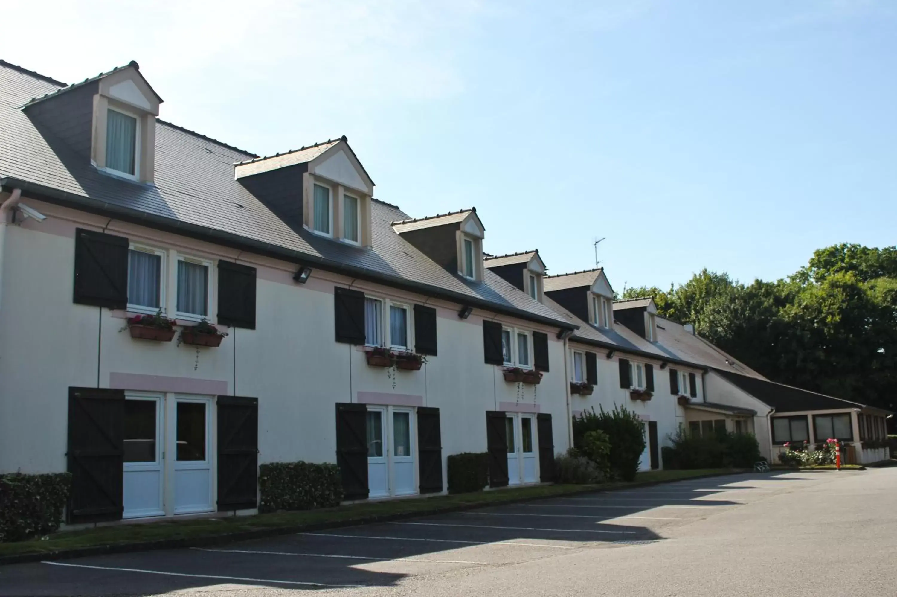 Facade/entrance, Property Building in Kyriad Rennes Nord Hotel