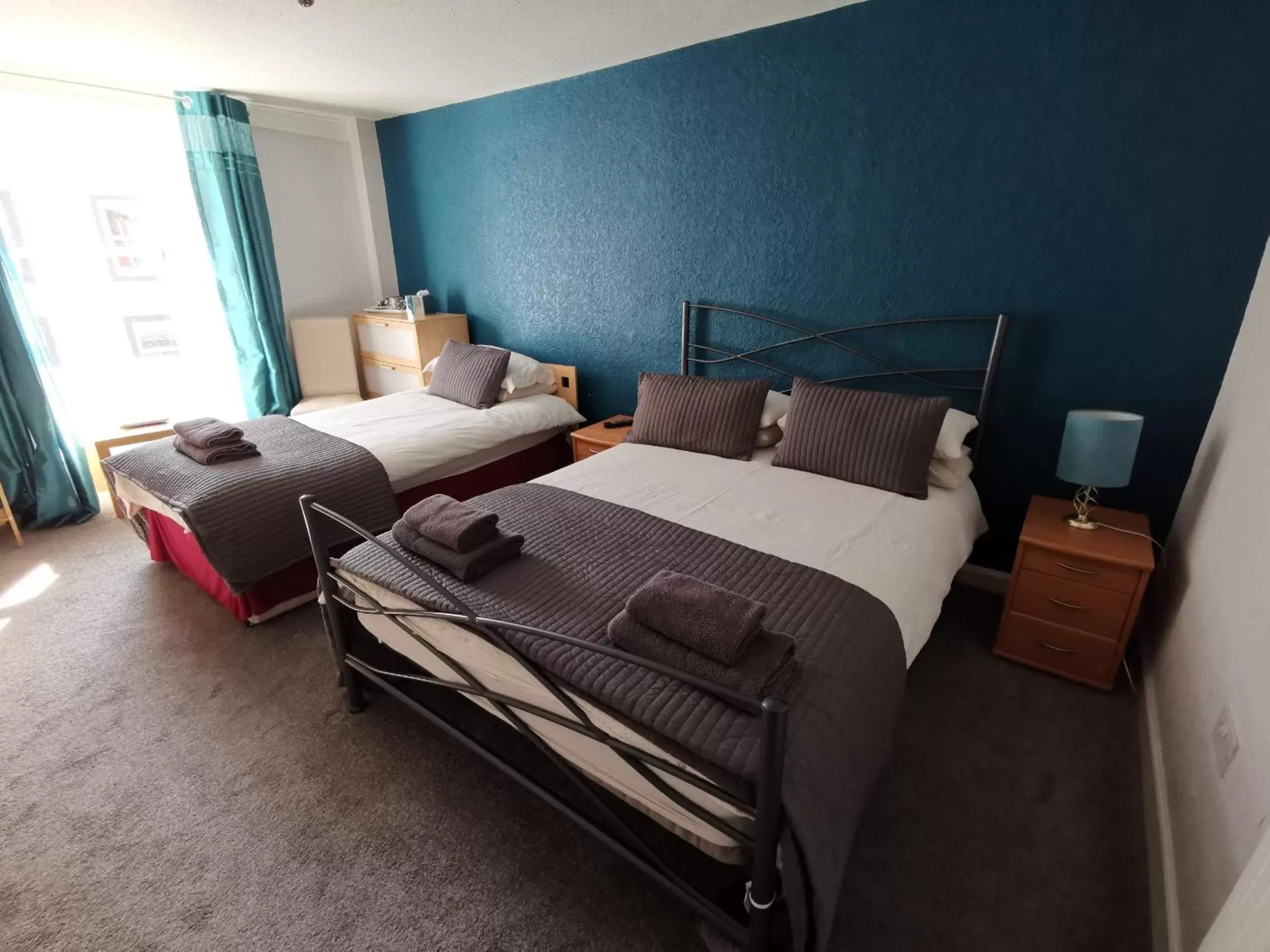 Basic Triple Room in St Ronan's Hotel