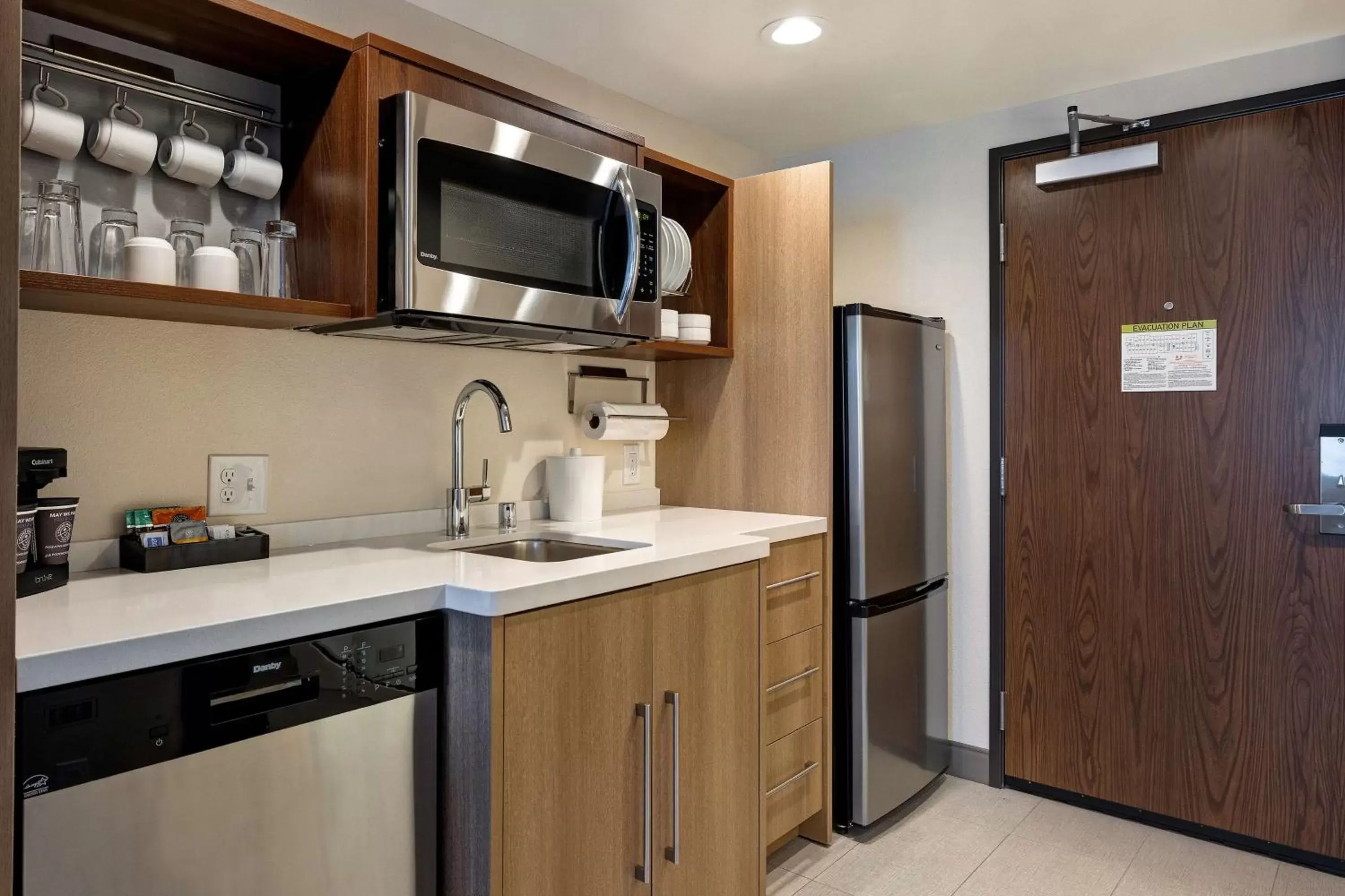 Kitchen or kitchenette, Kitchen/Kitchenette in Home2 Suites By Hilton Barstow, Ca