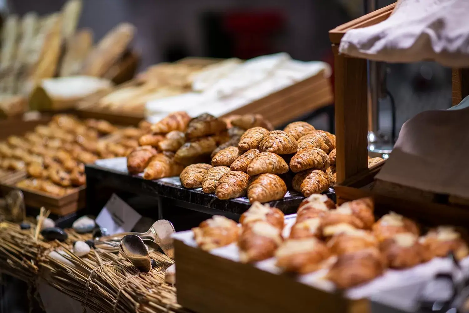 Breakfast, Food in The Ritz-Carlton Abu Dhabi, Grand Canal