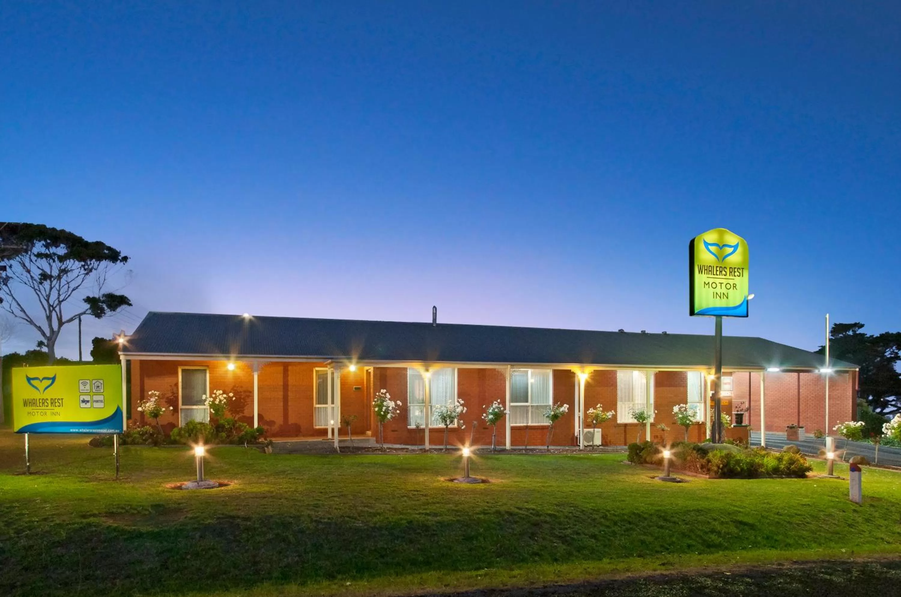 Property building in Whalers Rest Motor Inn