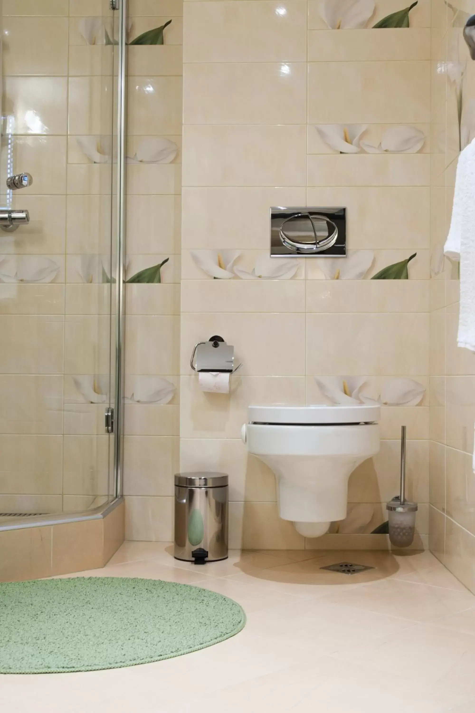 Shower, Bathroom in Efbet Hotel