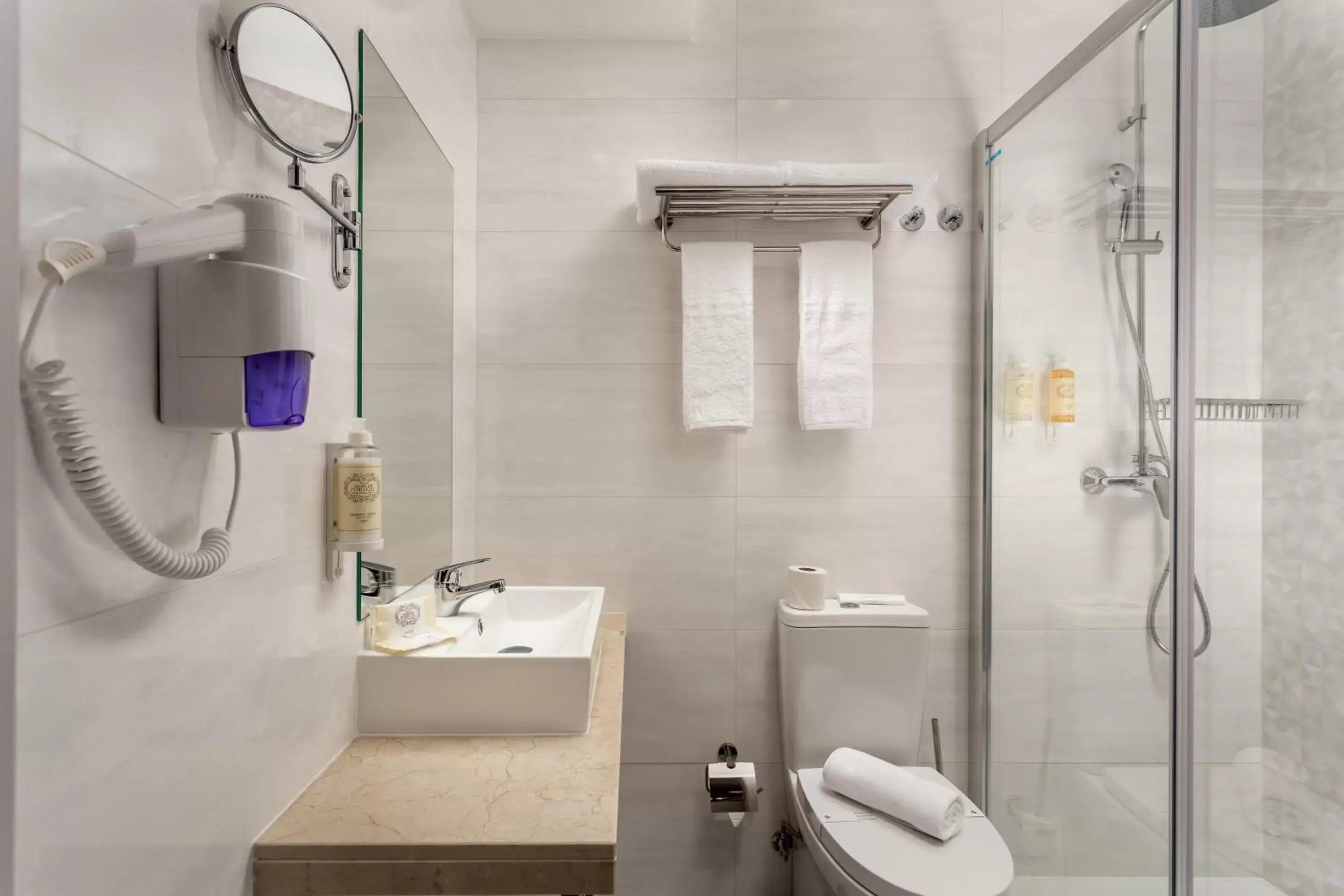 Bathroom in Empire Marquês Hotel