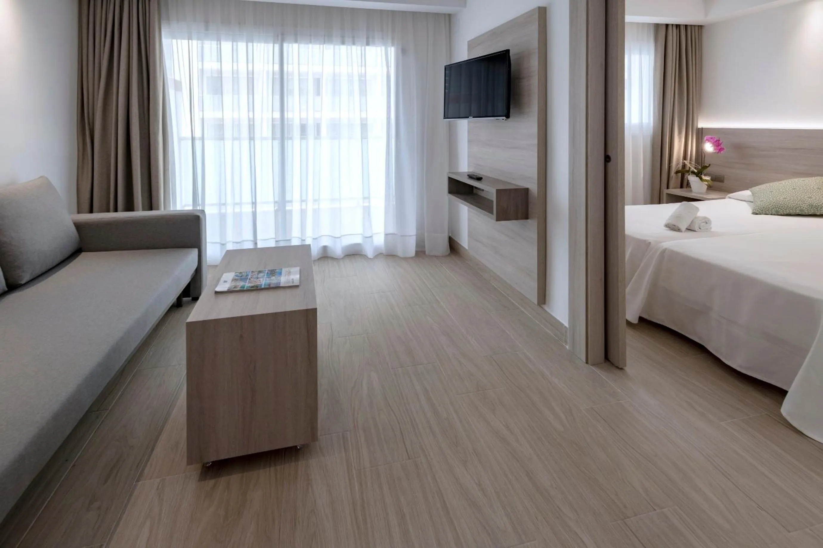 Photo of the whole room, Bed in 4R Salou Park Resort II