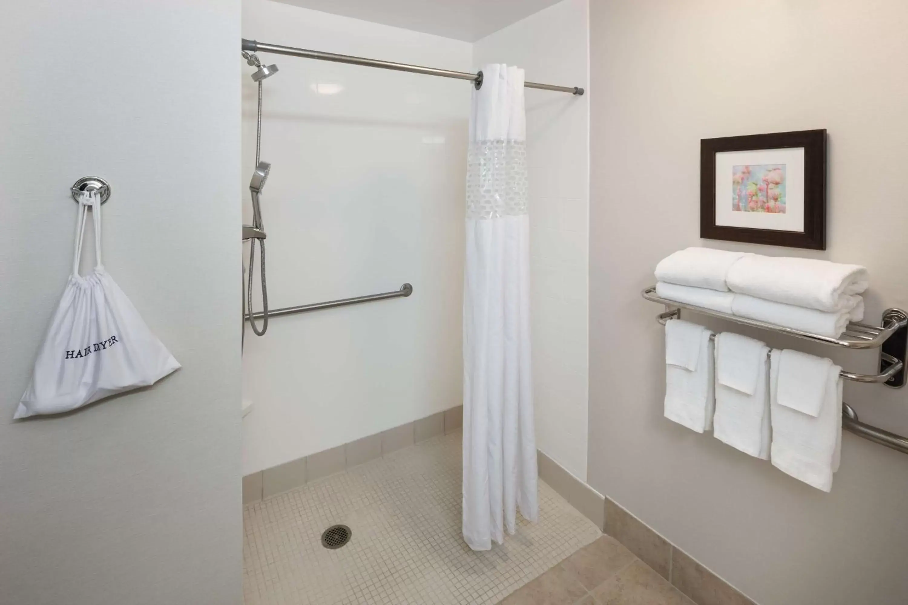 Bathroom in Hampton Inn & Suites Dothan