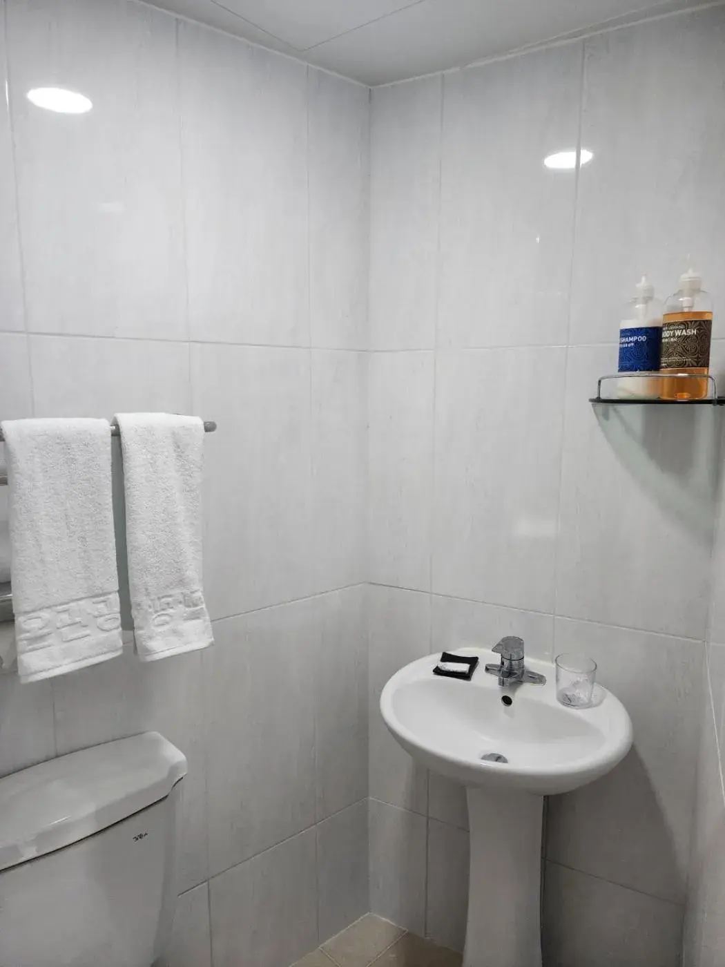 Bathroom in Rezion Hotel