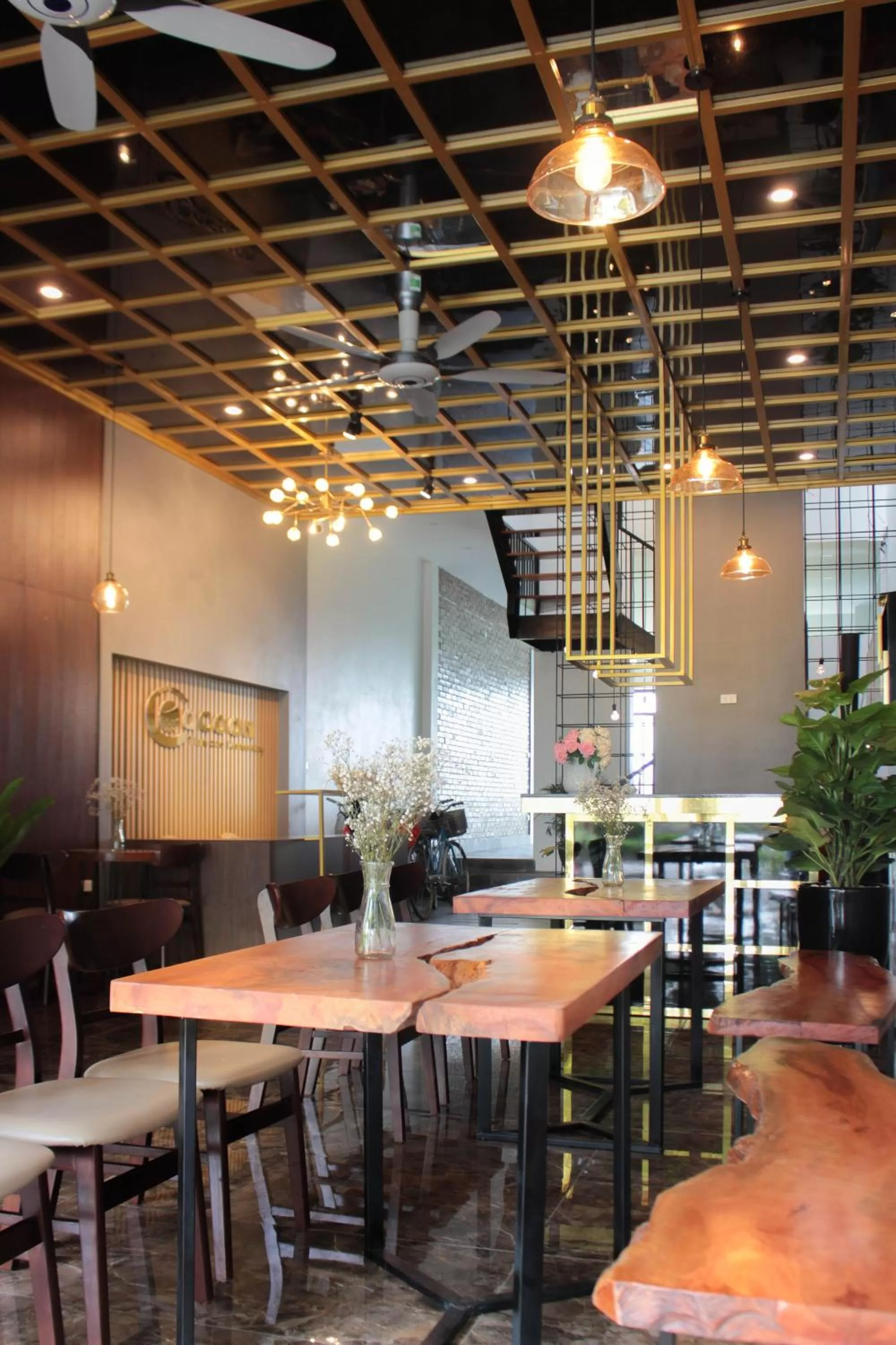 Restaurant/places to eat in ᴛᴀᴍ ᴄᴏᴄ ᴄᴏᴄᴏᴏɴ ʜᴏᴍᴇsᴛᴀʏ