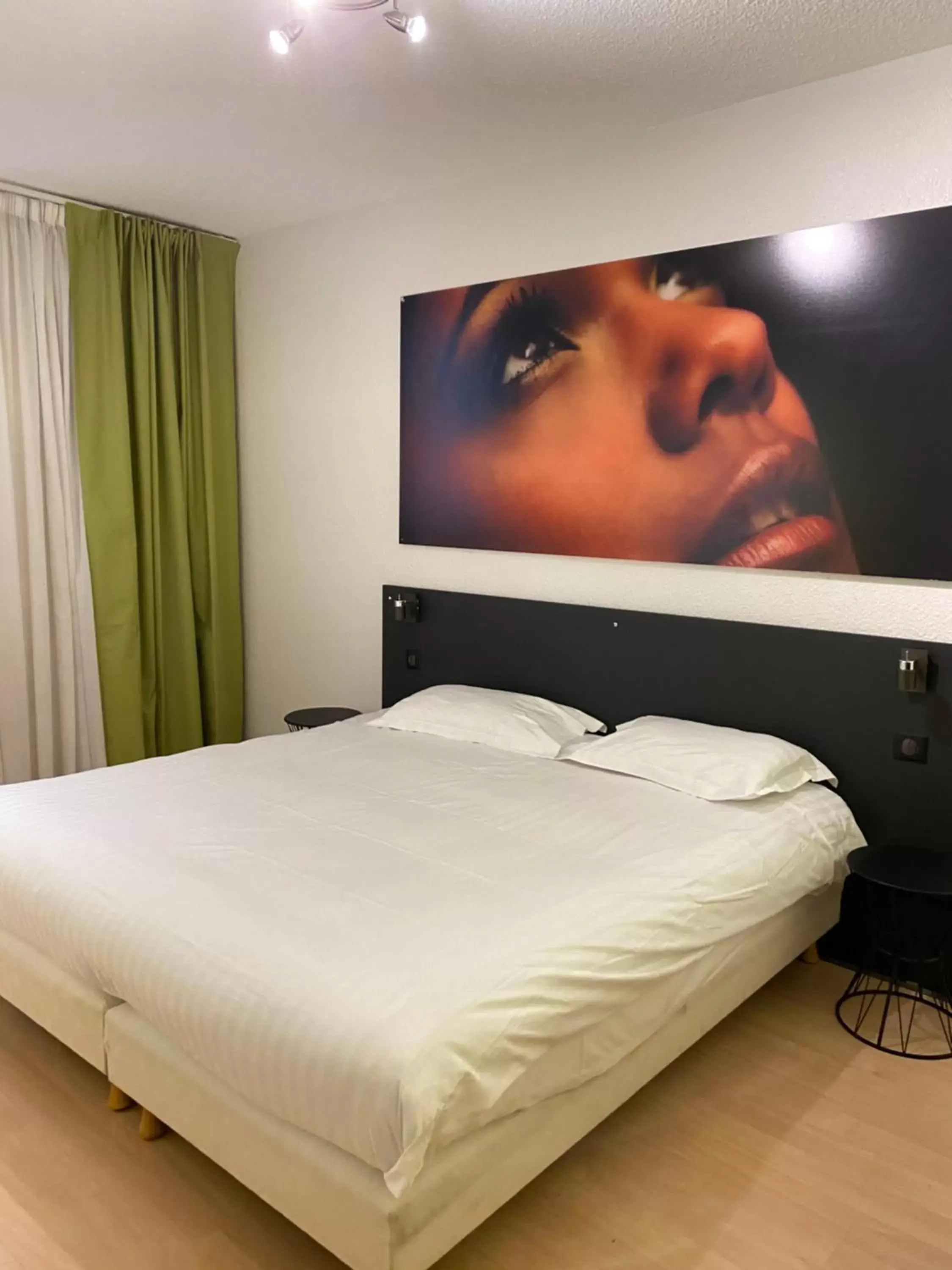 Bed in Dav'hotel Jaude