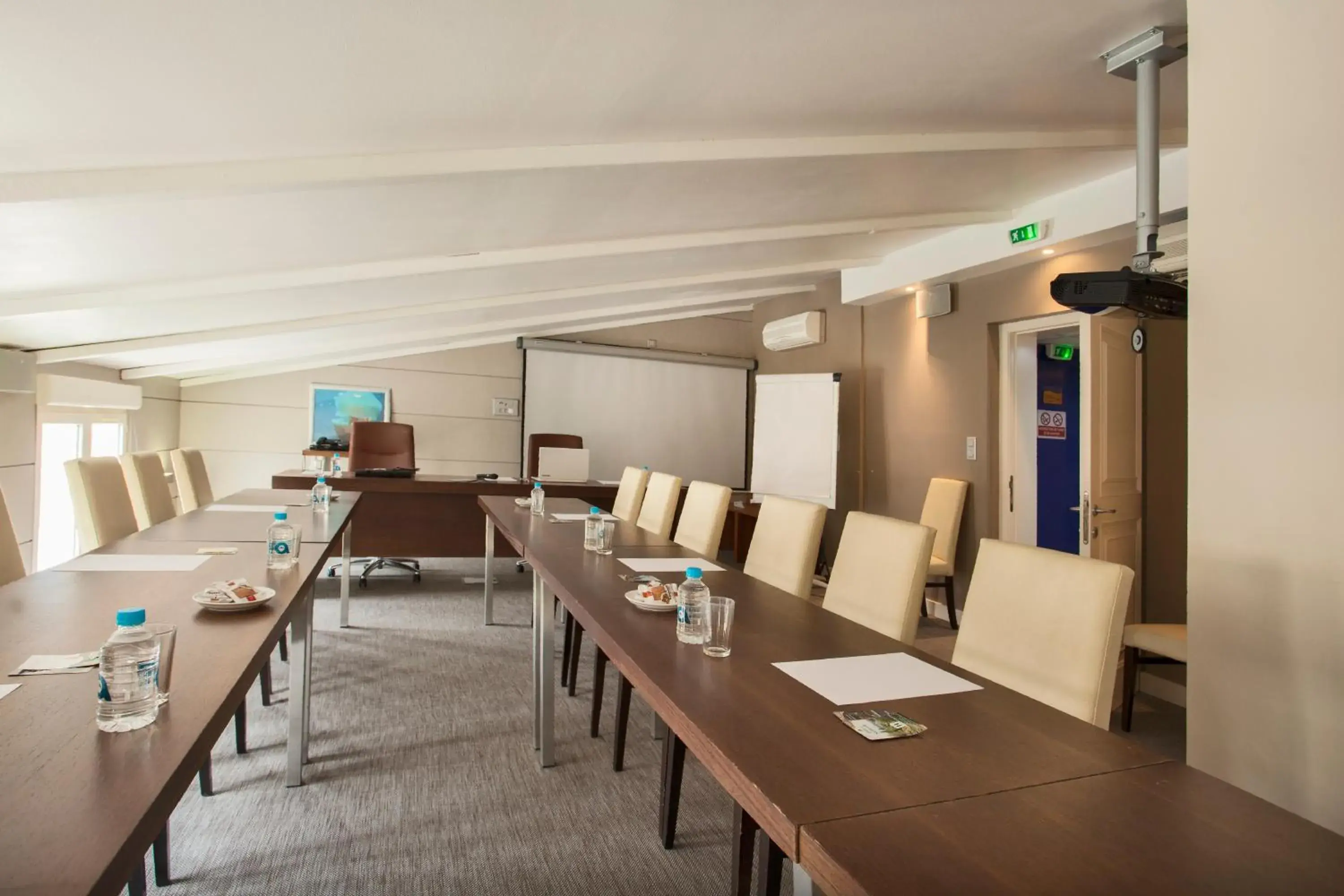 Business facilities in Le Neptune & Spa