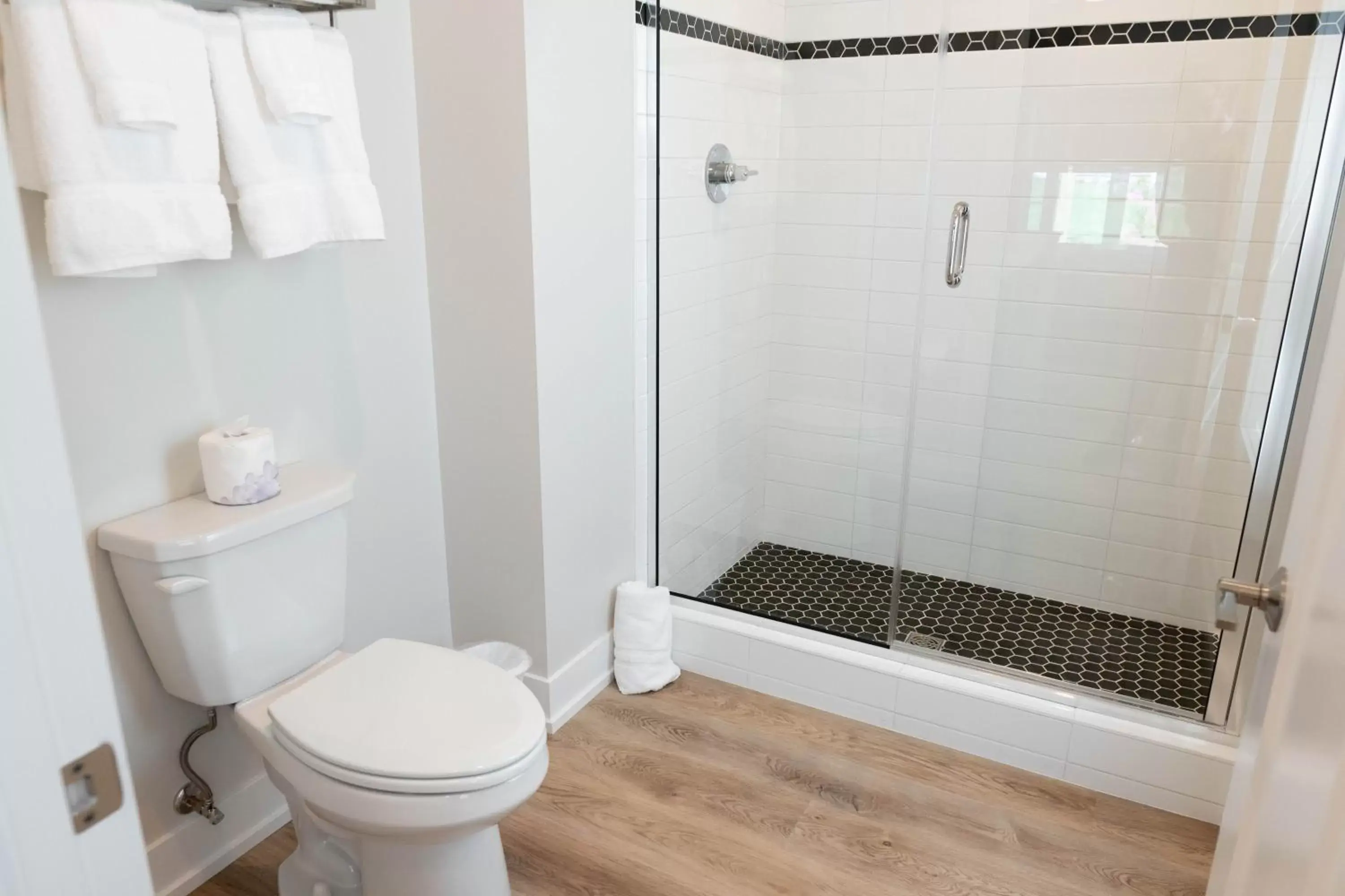 Shower, Bathroom in Bay Pointe Inn