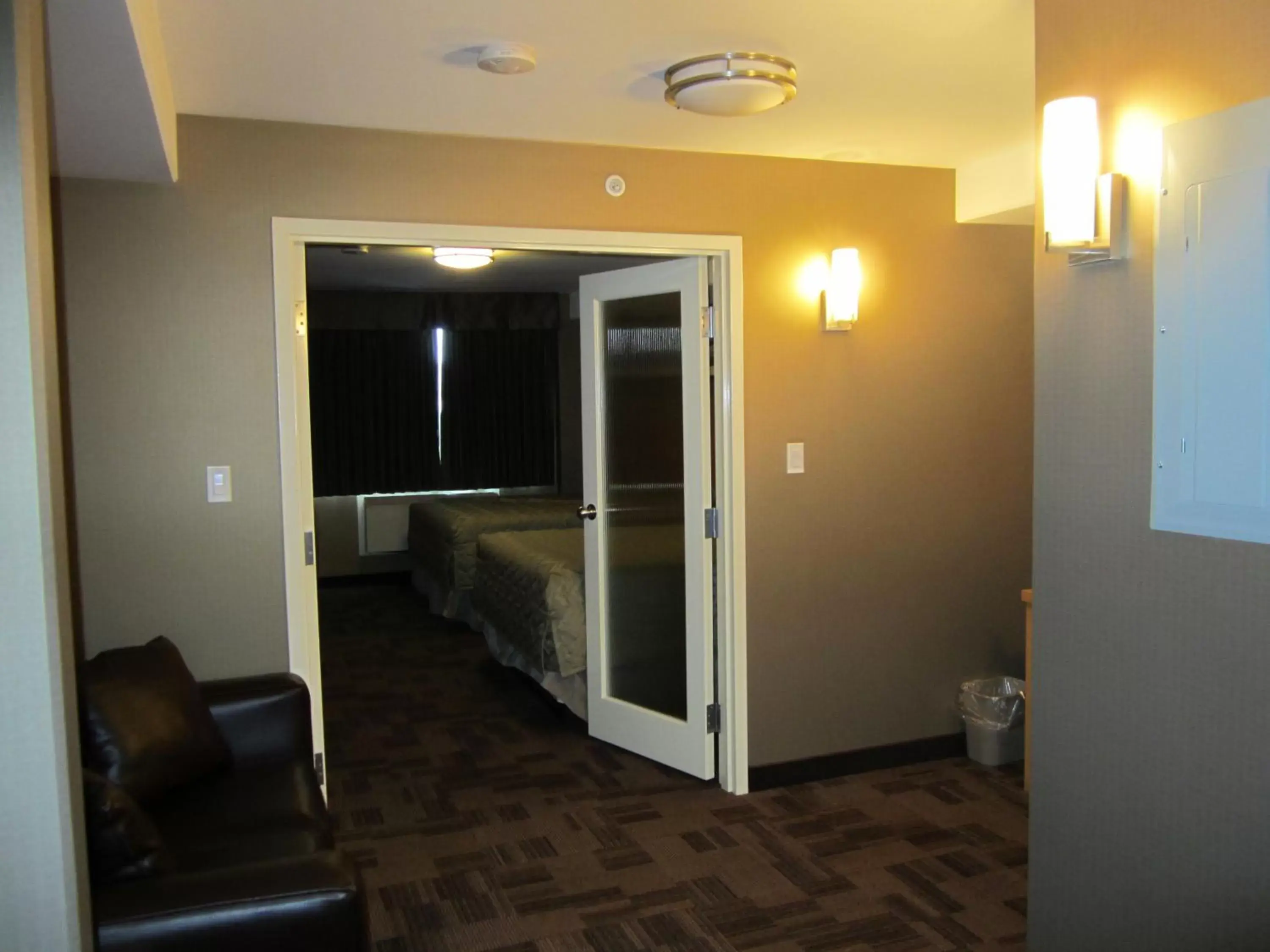 Photo of the whole room in Woodlands Inn & Suites