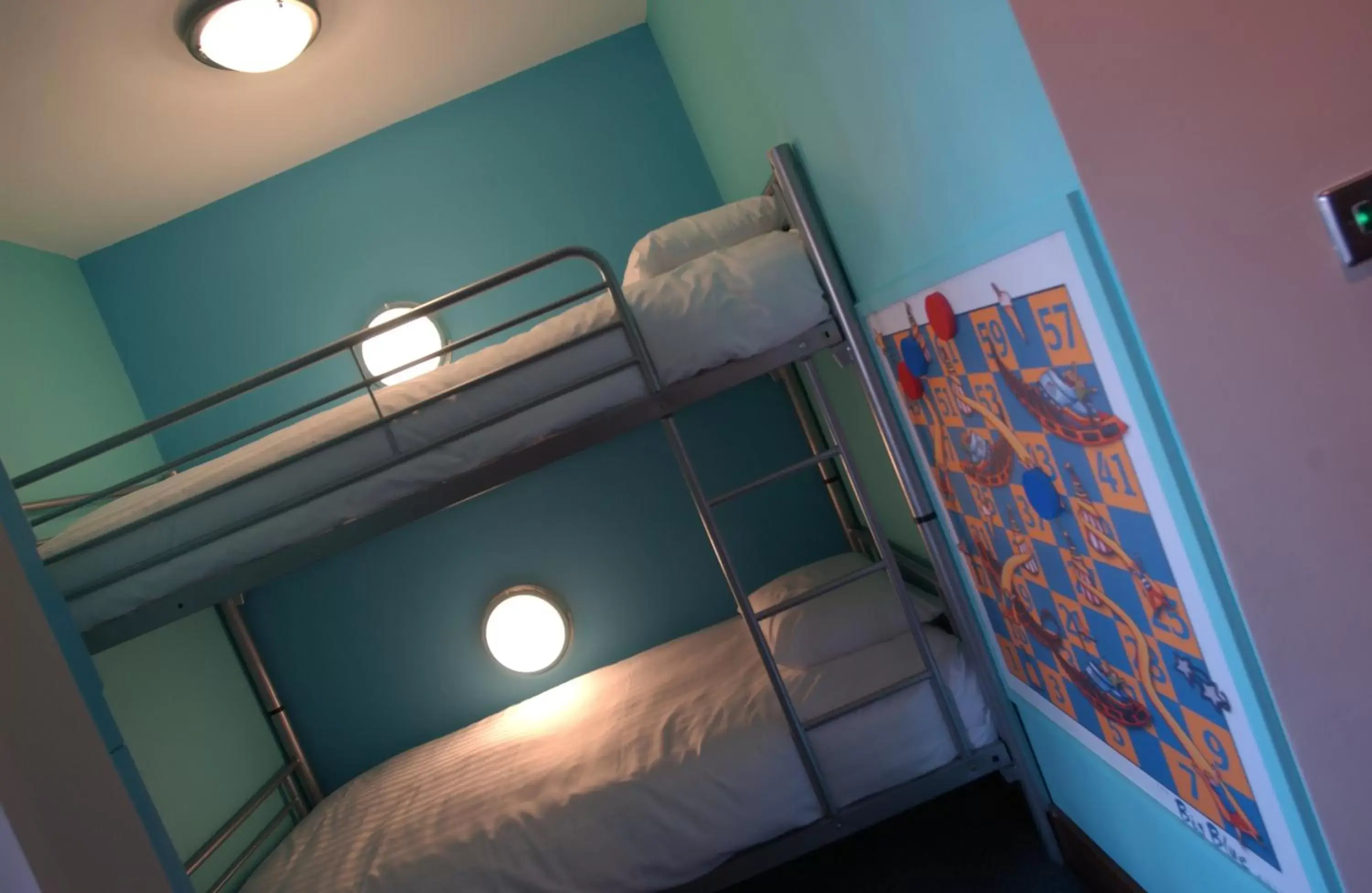 Bed, Bunk Bed in The Big Blue Hotel - Blackpool Pleasure Beach